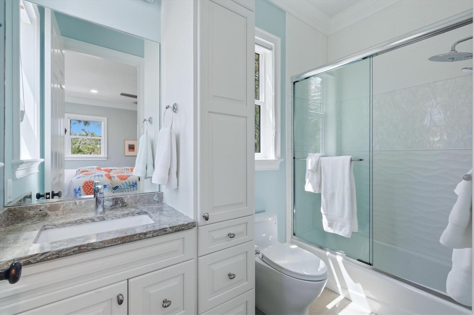 115 AQUA LN — photo 46