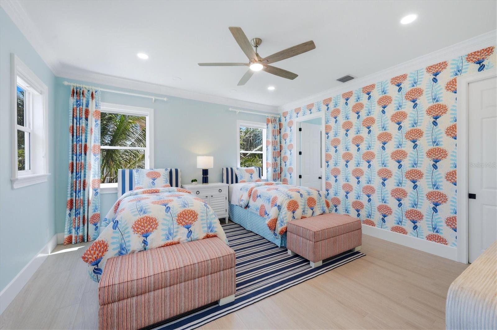 115 AQUA LN — photo 45