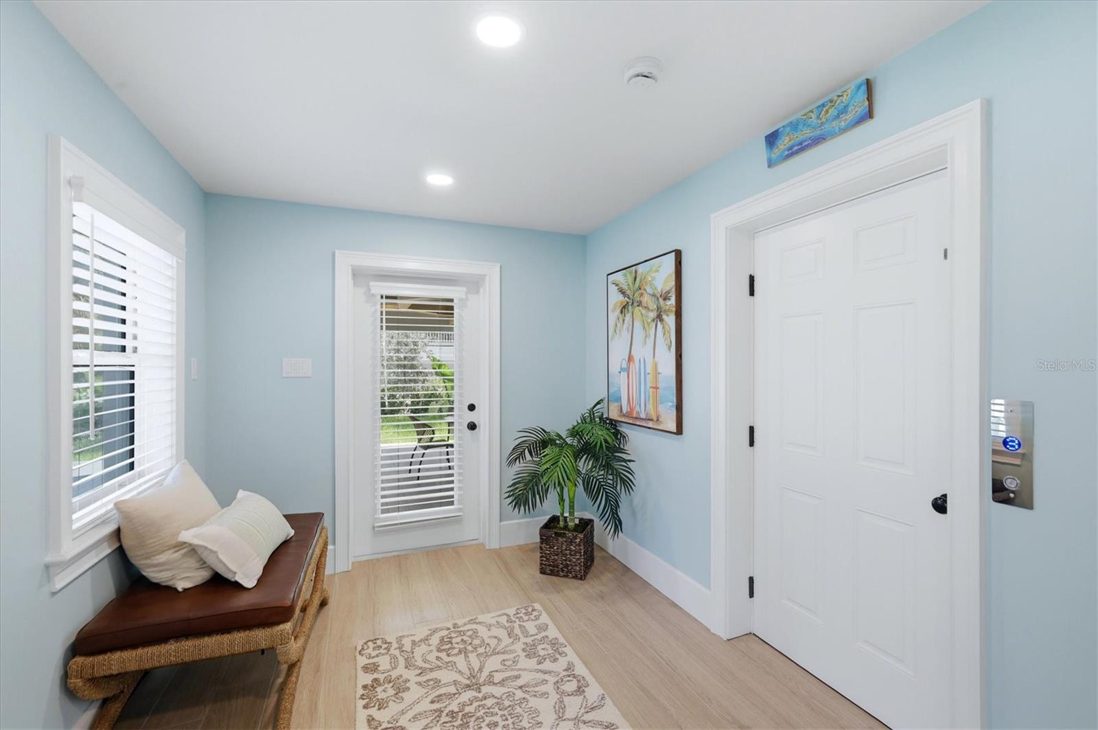 115 AQUA LN — photo 8