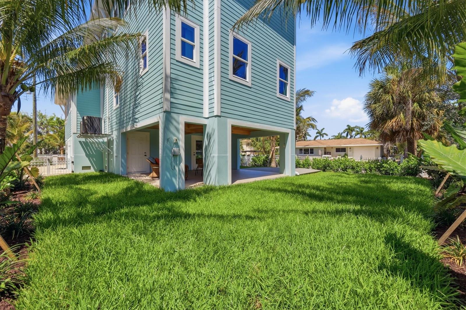 115 AQUA LN — photo 55