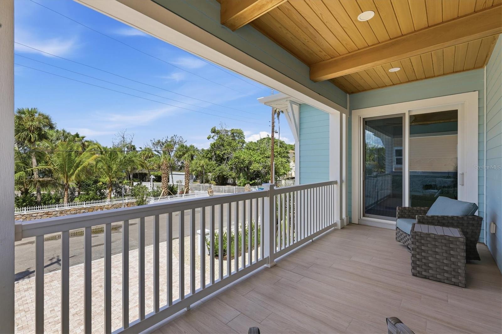 115 AQUA LN — photo 43