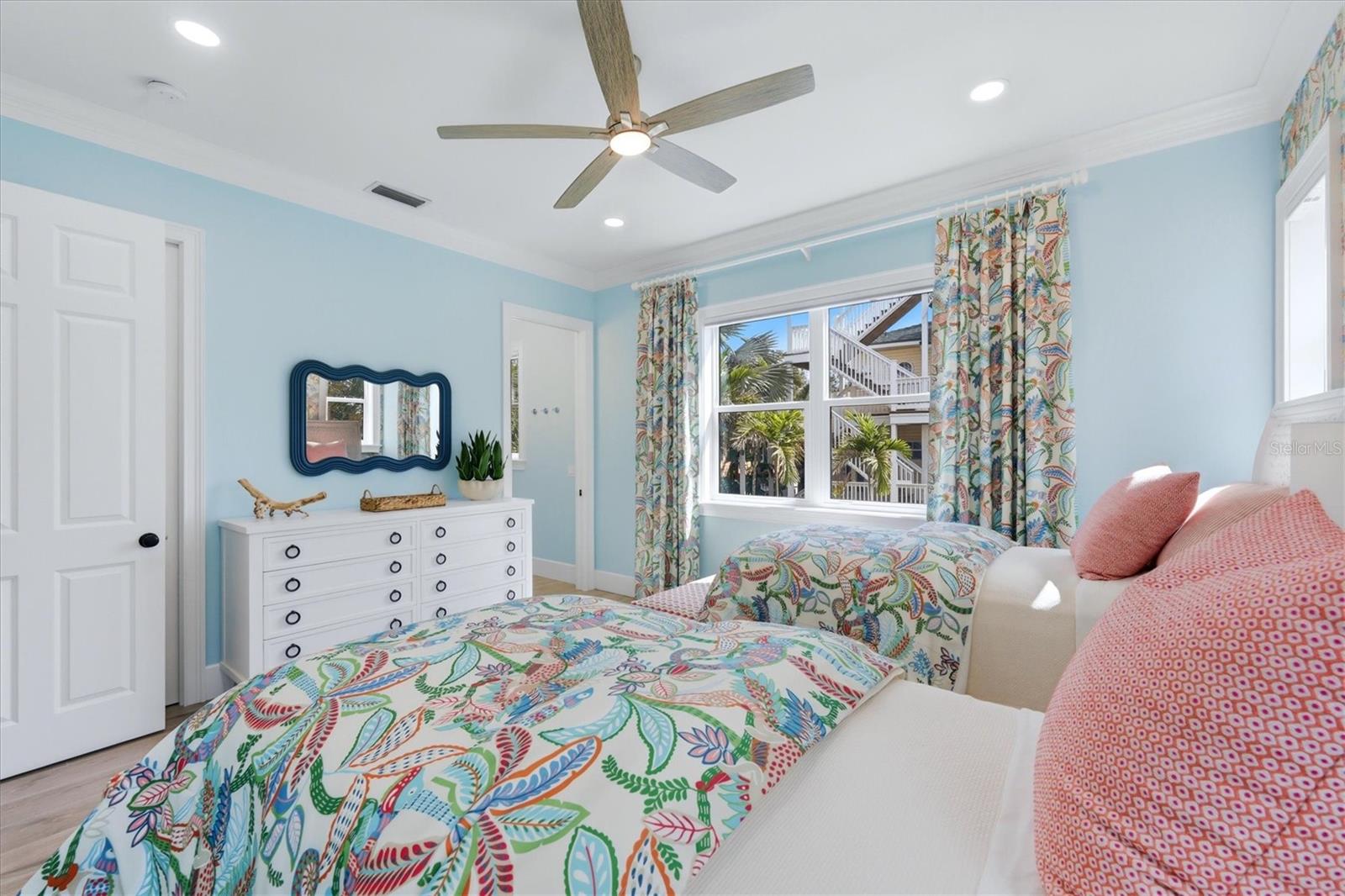 113 AQUA LN — photo 42