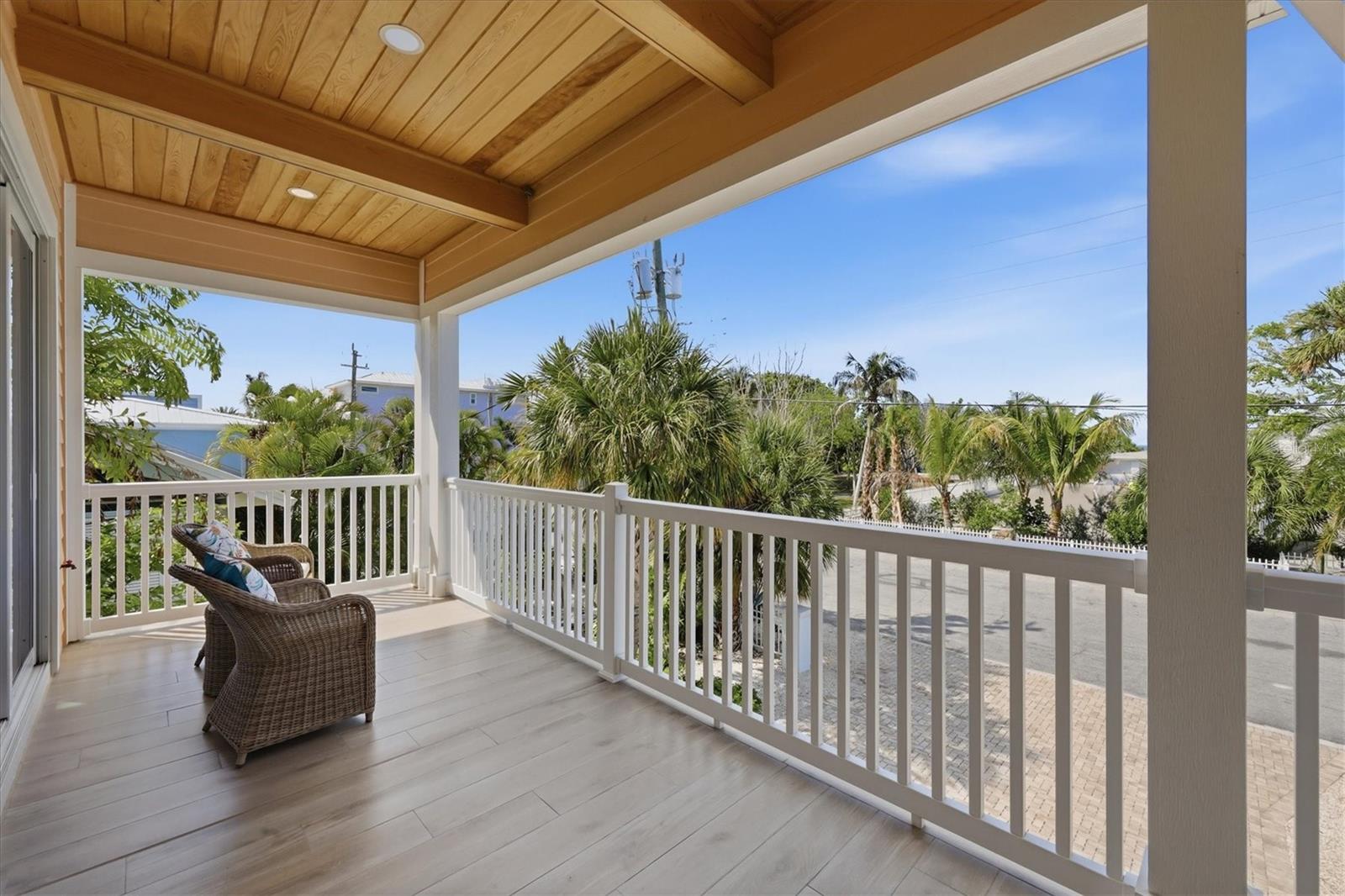113 AQUA LN — photo 38