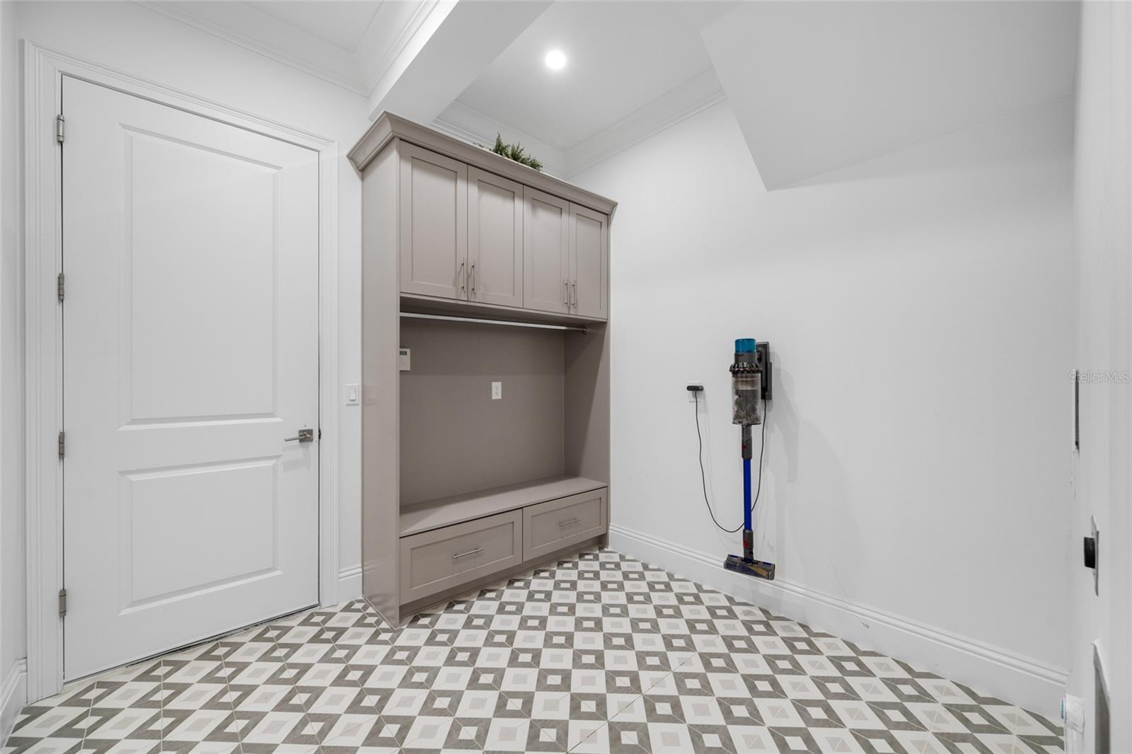 2623 S PARKVIEW ST — photo 12