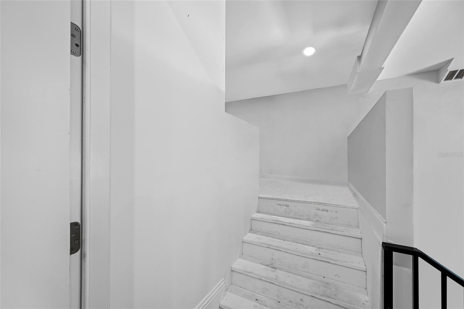 2623 S PARKVIEW ST — photo 11
