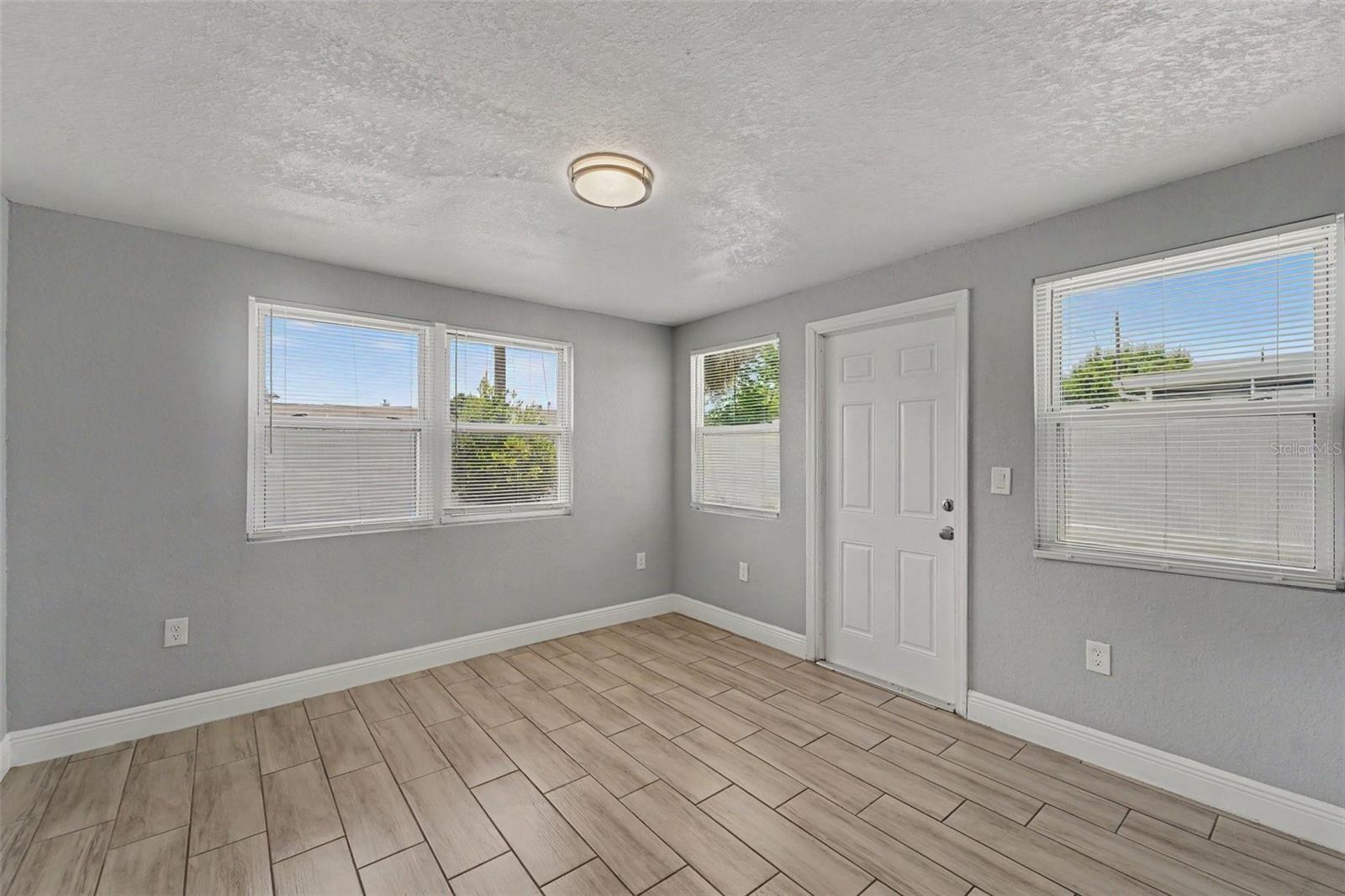 3555 SHERYL HILL DR — photo 4