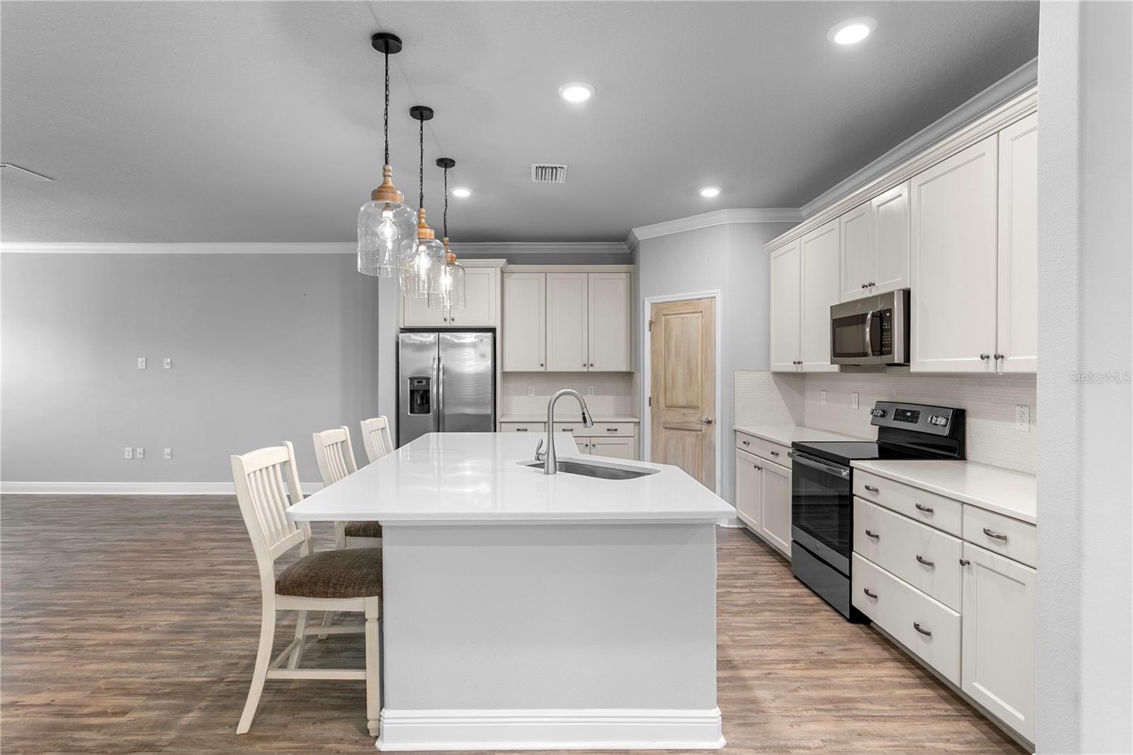 602 OZONA VILLAGE DR — photo 14