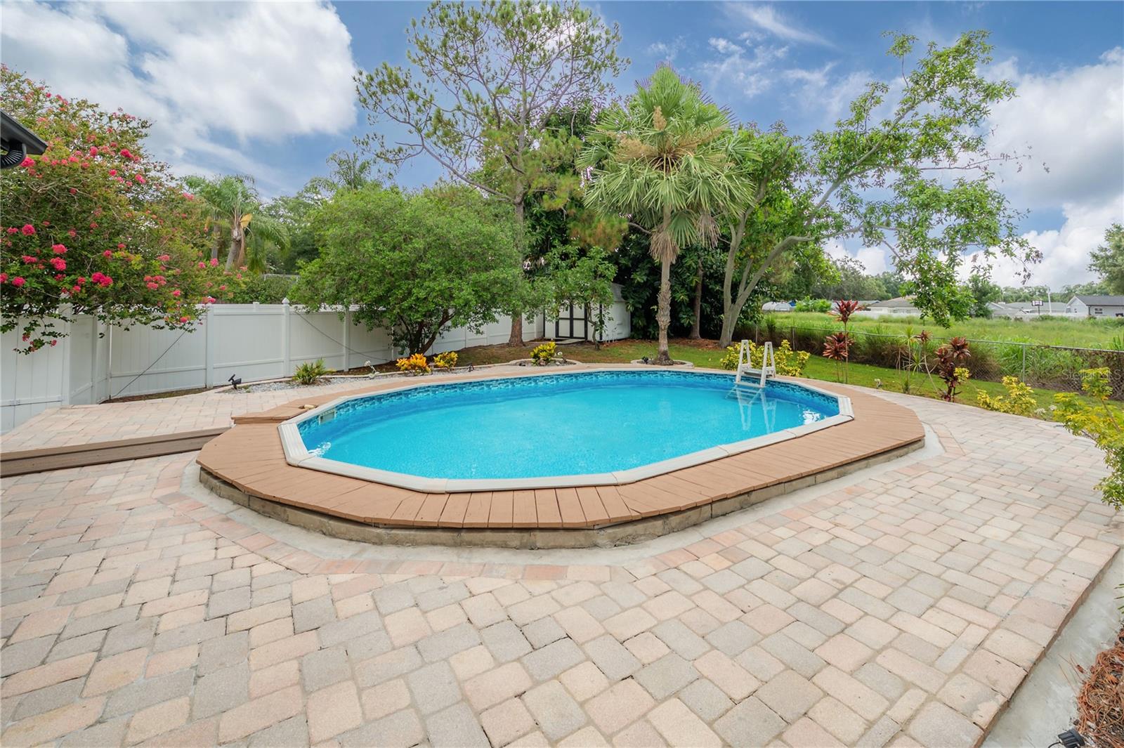 7312 NOVA CIR — photo 42