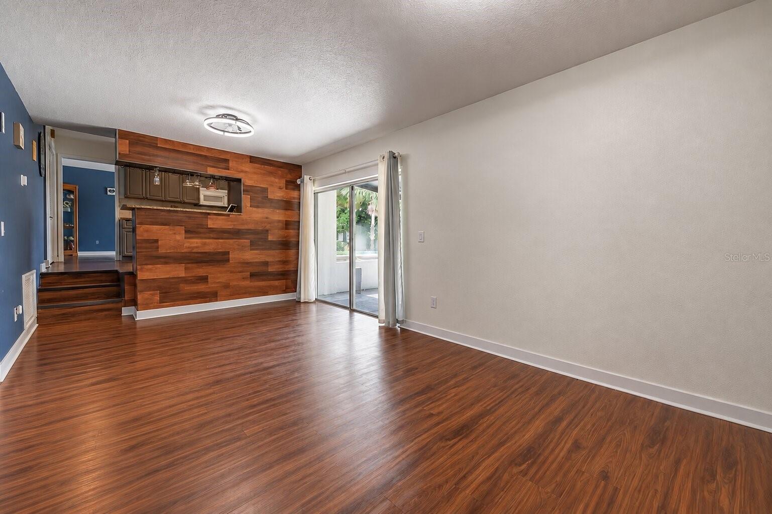 7312 NOVA CIR — photo 10