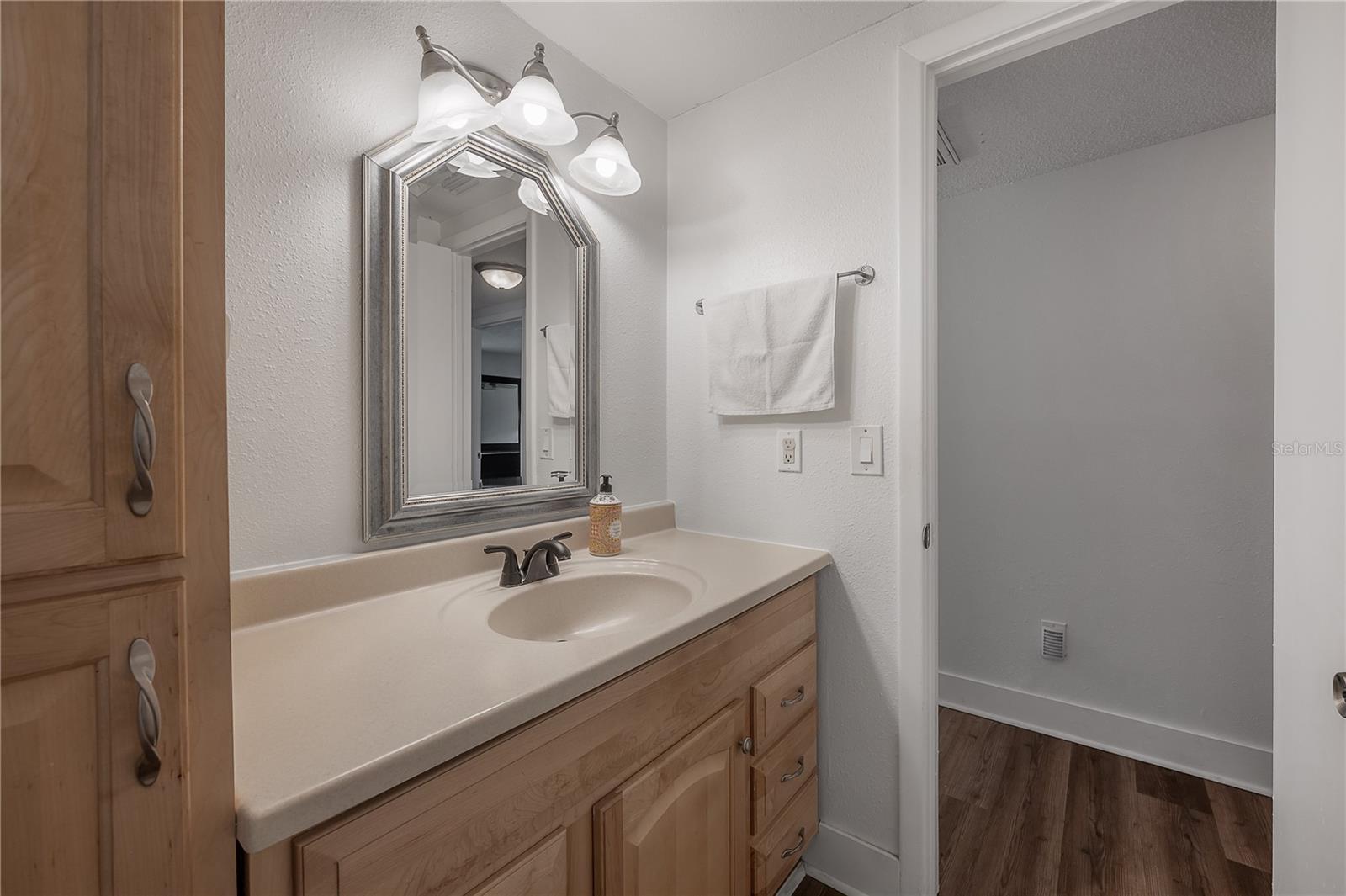 7312 NOVA CIR — photo 38