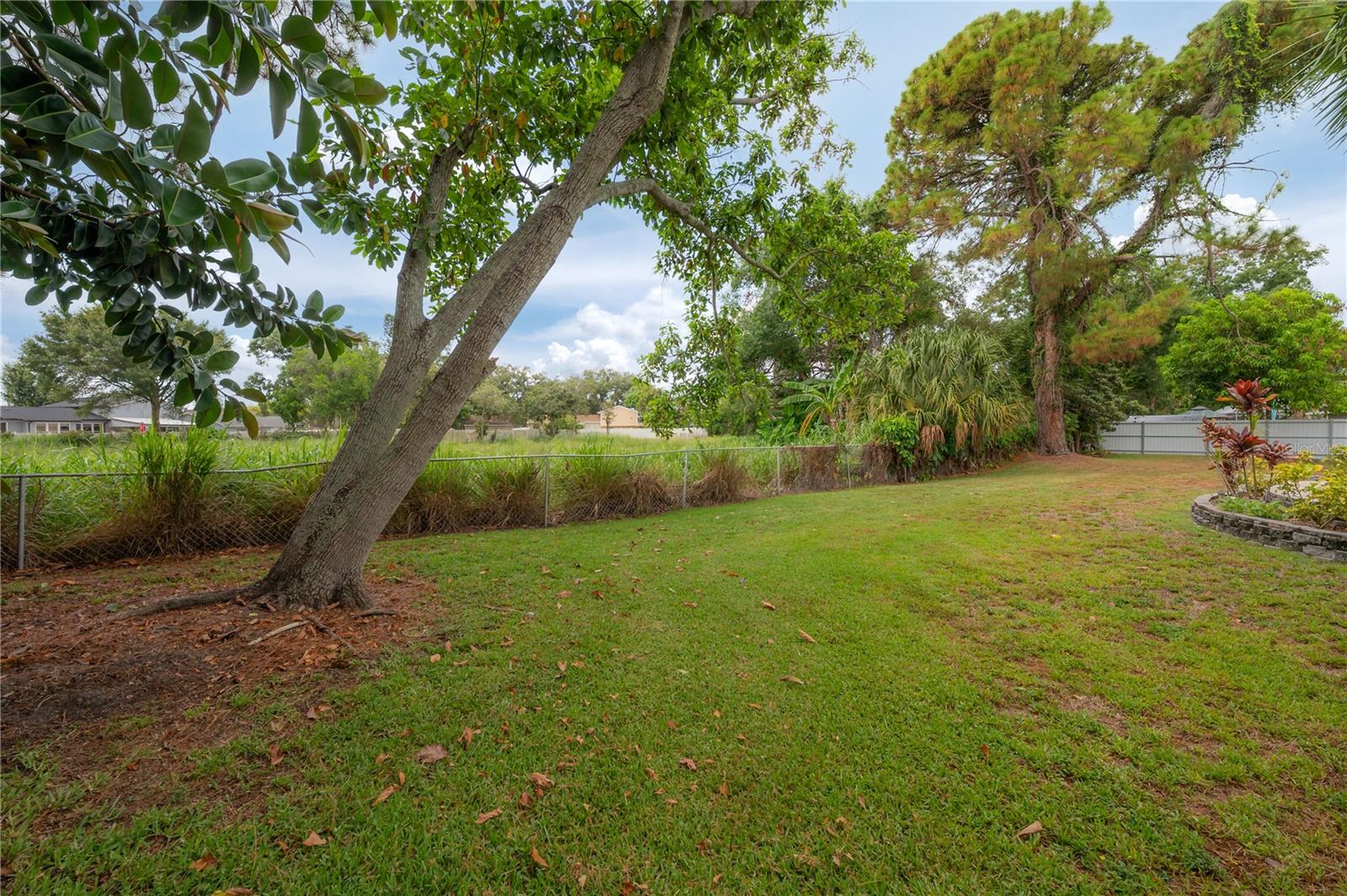 7312 NOVA CIR — photo 44