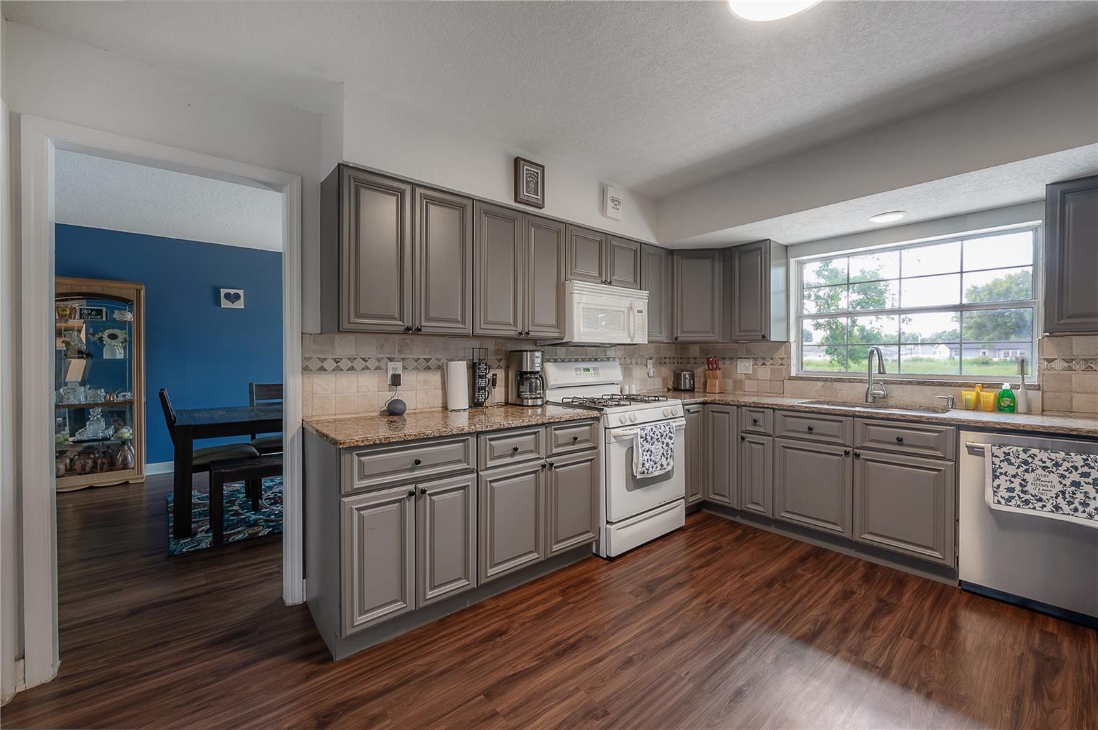 7312 NOVA CIR — photo 17