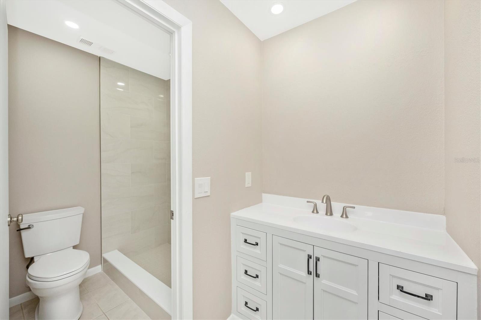 5178 LAKE VILLAGE DR #86 — photo 35