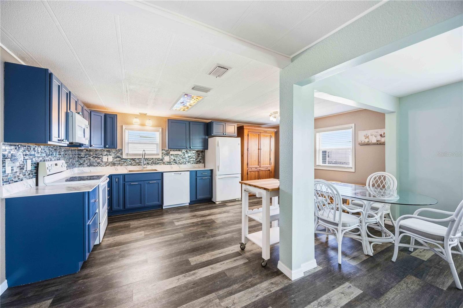 206 TORTOLA WAY — photo 17