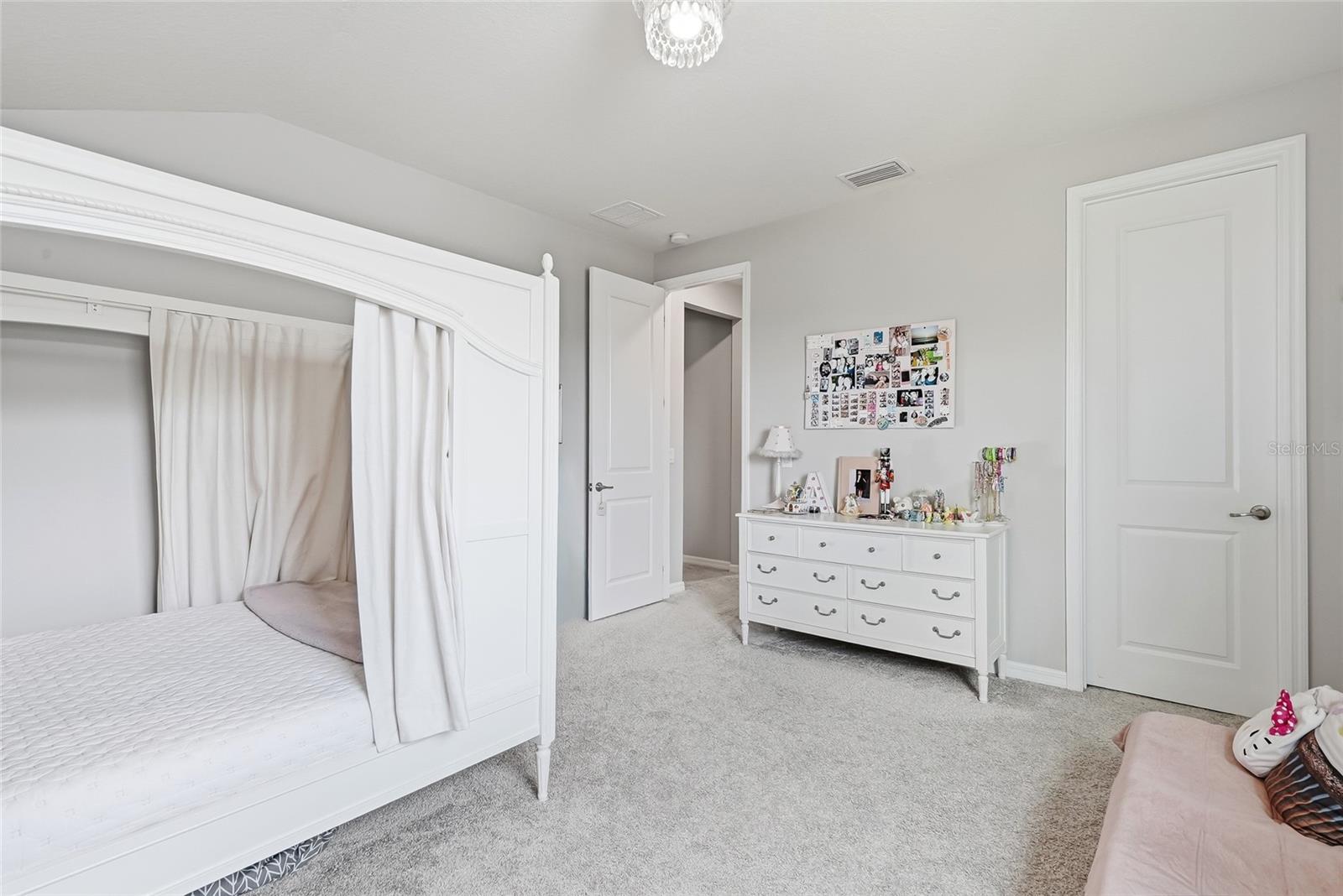 19284 BRIARBROOK DR — photo 49