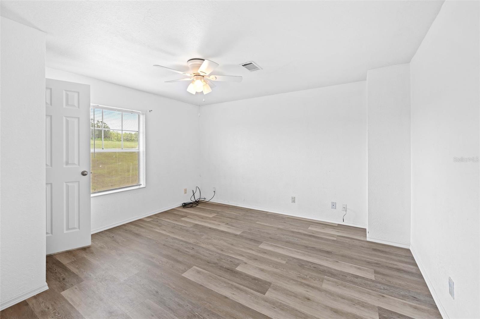 33320 LARKIN RD — photo 37