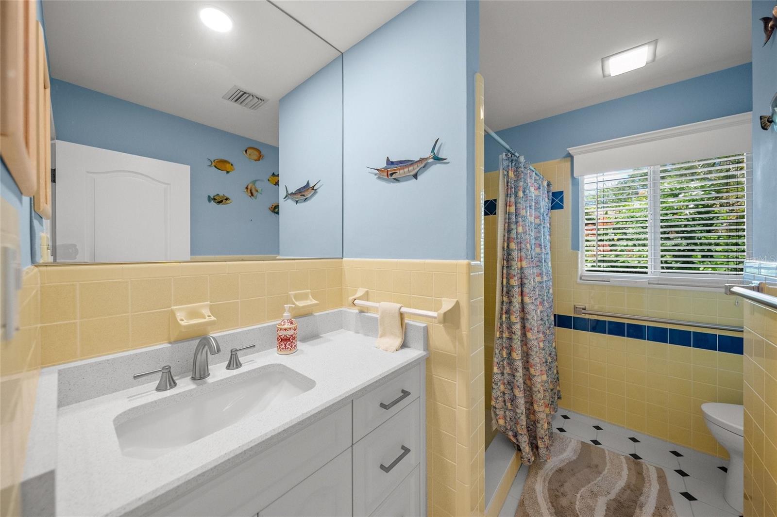 7616 COVE TER — photo 28