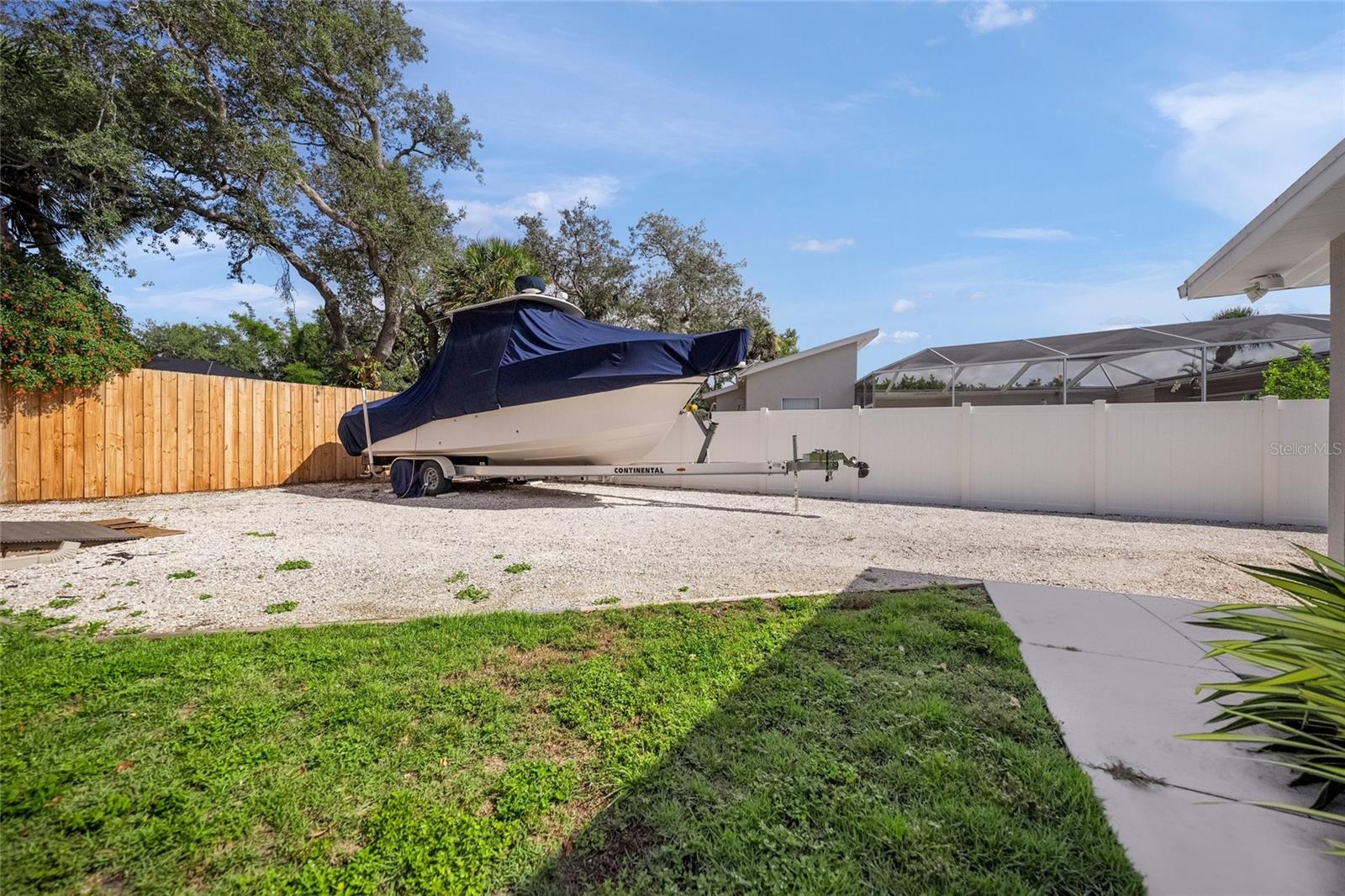 7616 COVE TER — photo 37