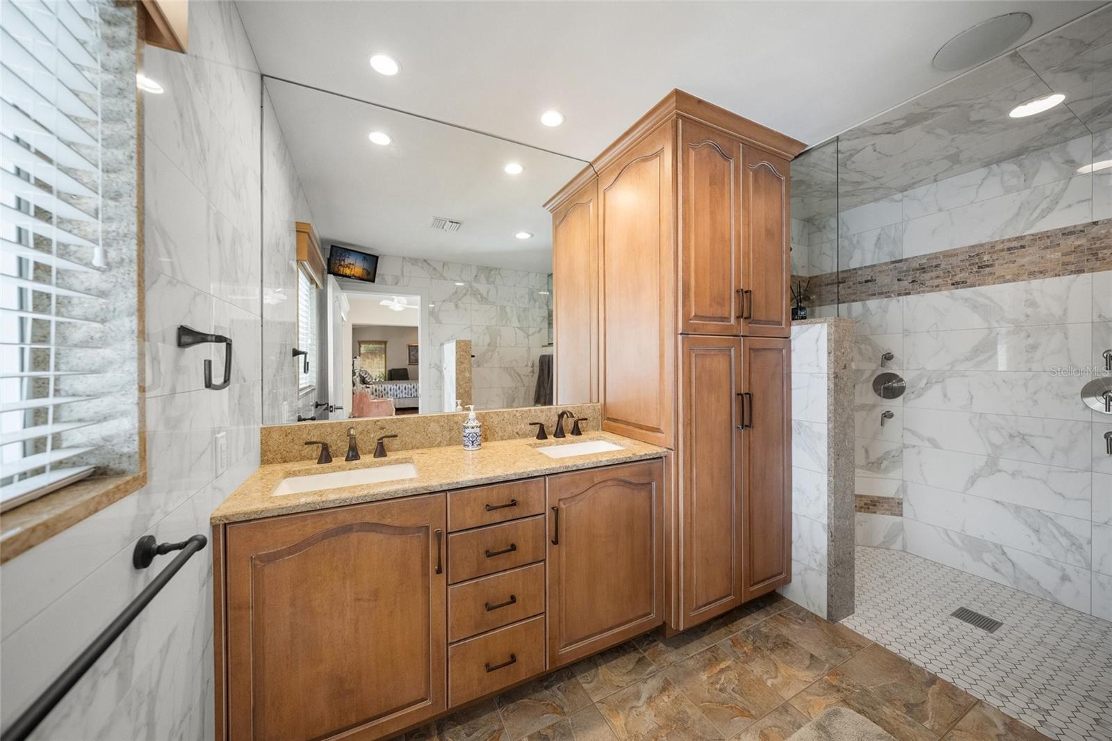 7616 COVE TER — photo 25