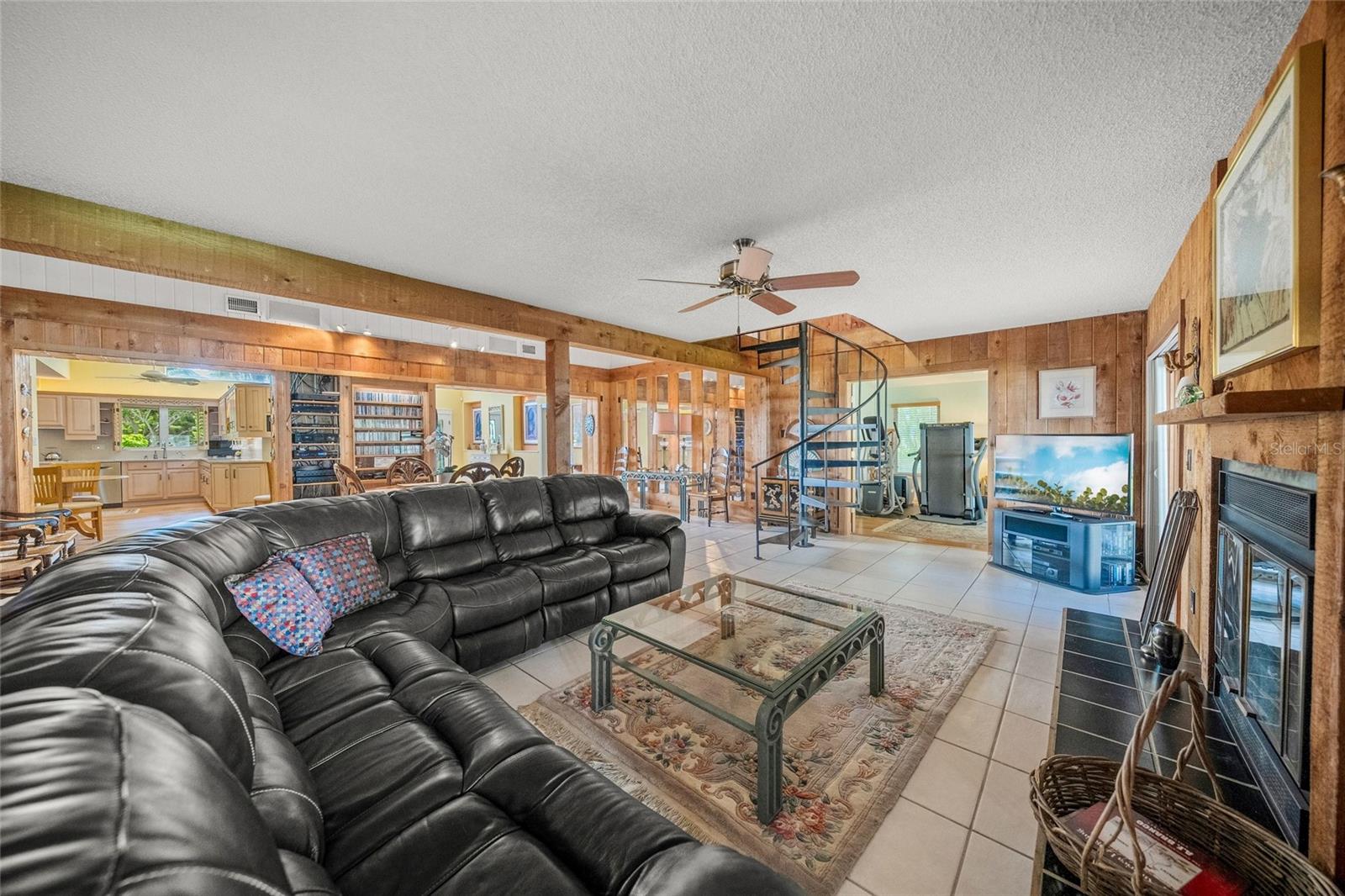 7616 COVE TER — photo 18