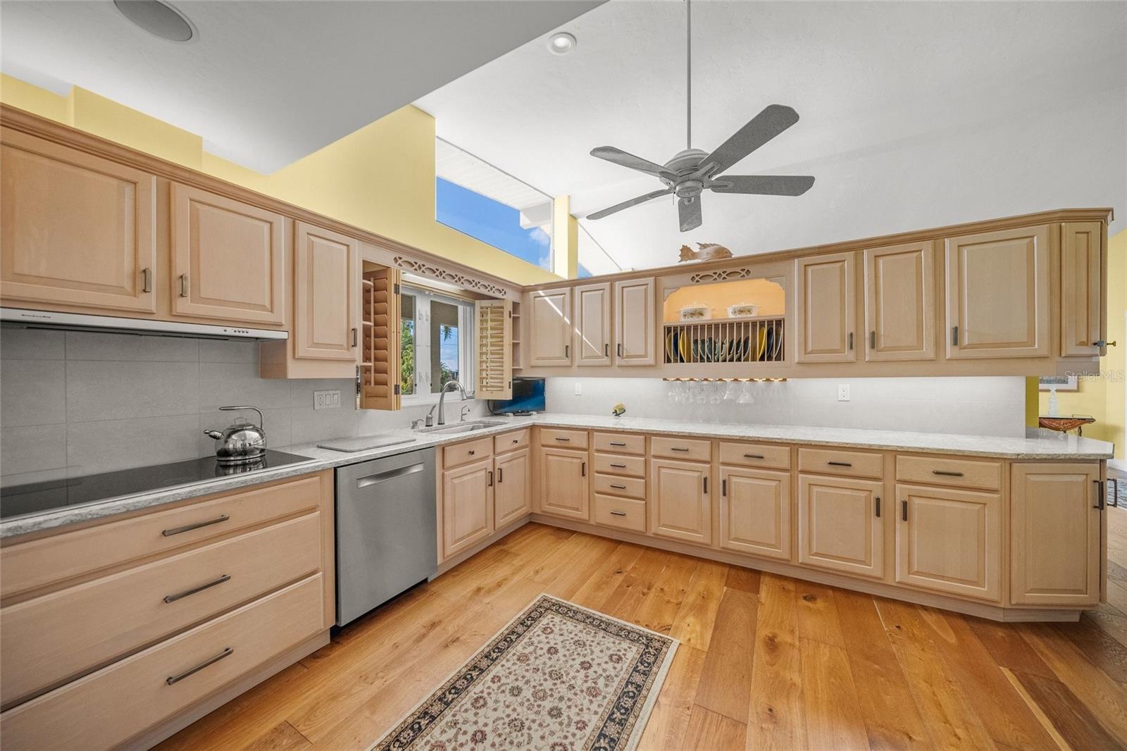 7616 COVE TER — photo 14