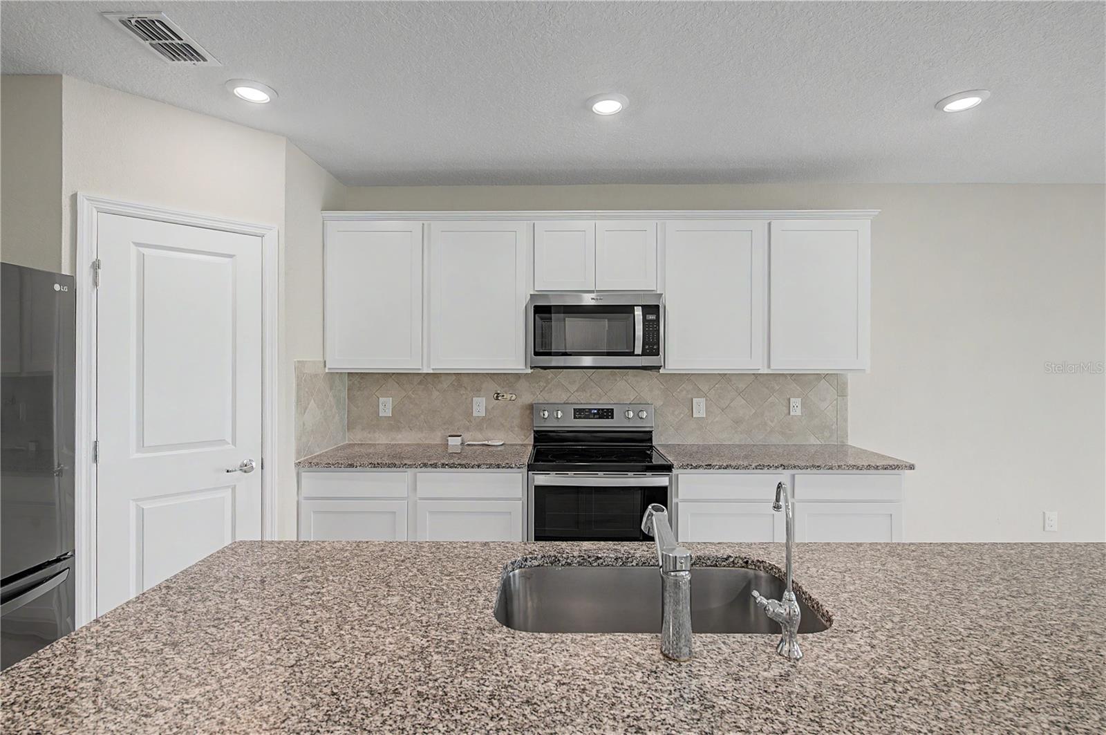 3891 CAPRI COAST DR — photo 10