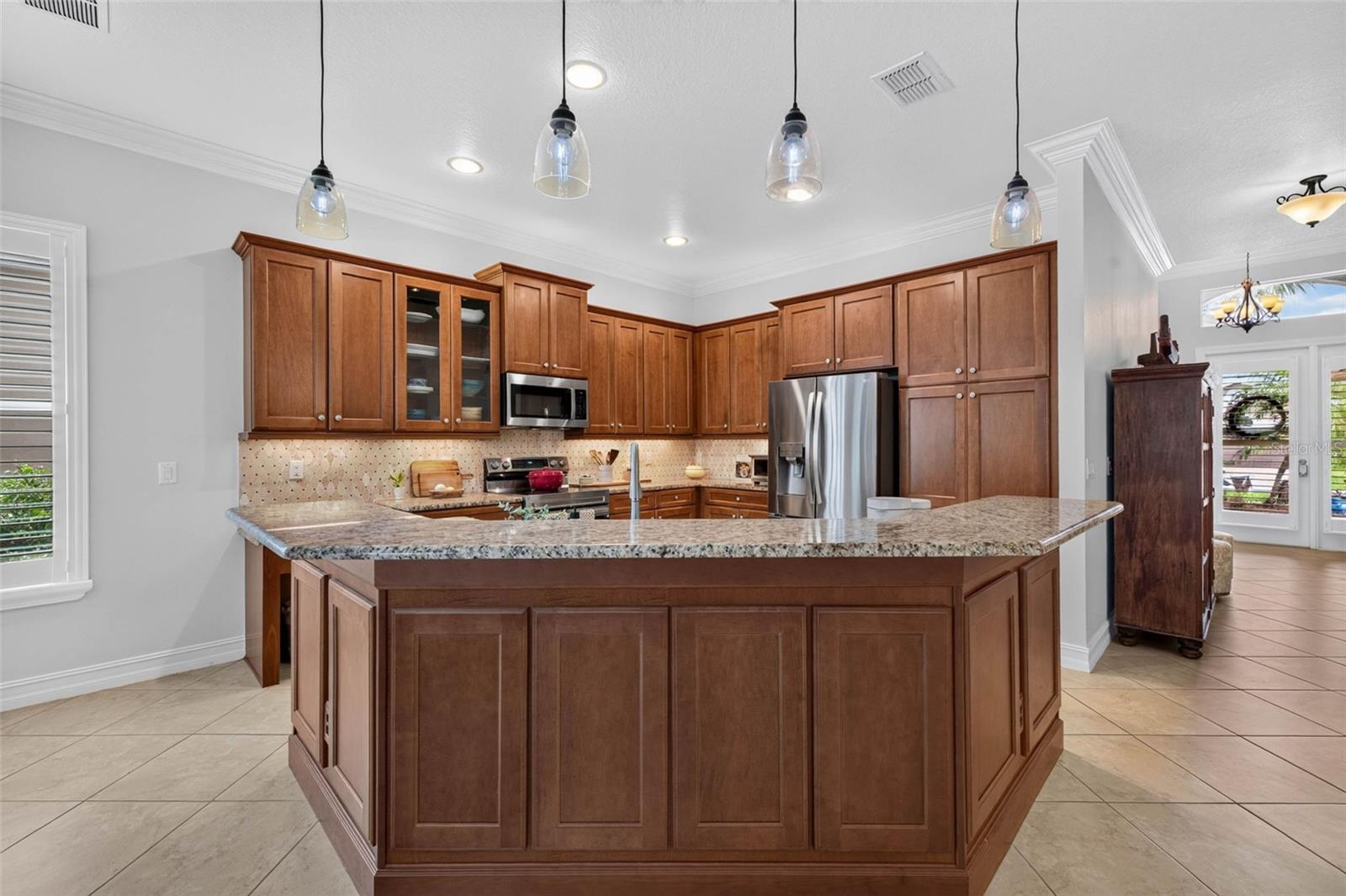 15929 GOLDEN LAKES DR — photo 13
