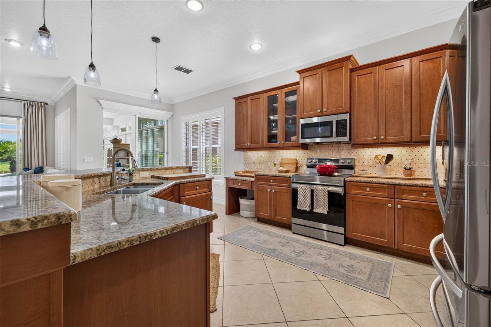 15929 GOLDEN LAKES DR — photo 16