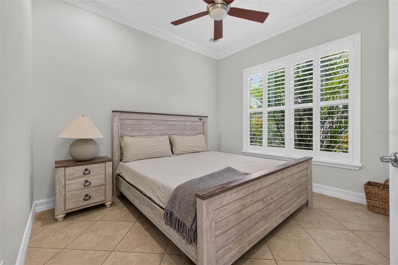 15929 GOLDEN LAKES DR — photo 6