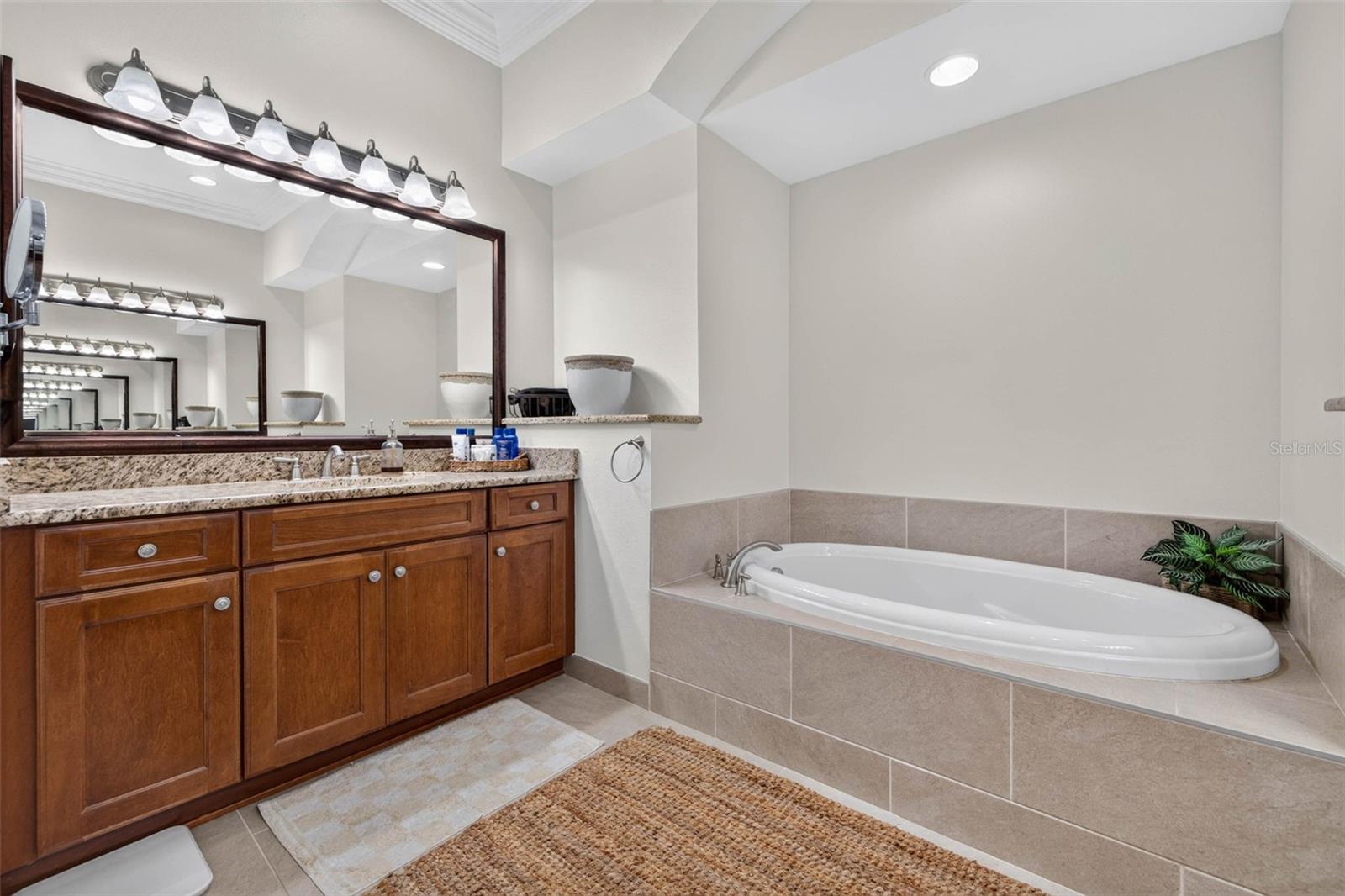 15929 GOLDEN LAKES DR — photo 21
