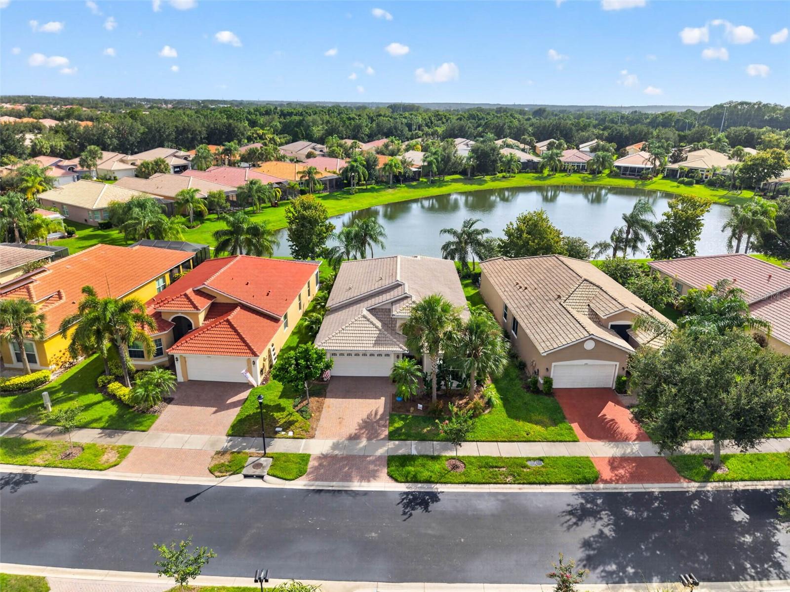 15929 GOLDEN LAKES DR — photo 2