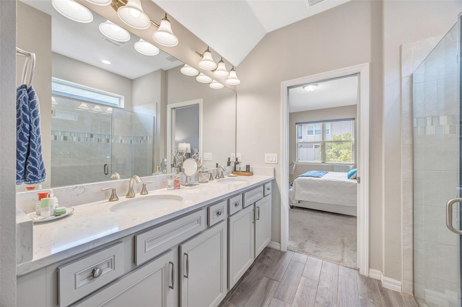 18928 WILLOWMORE CEDAR DR — photo 28