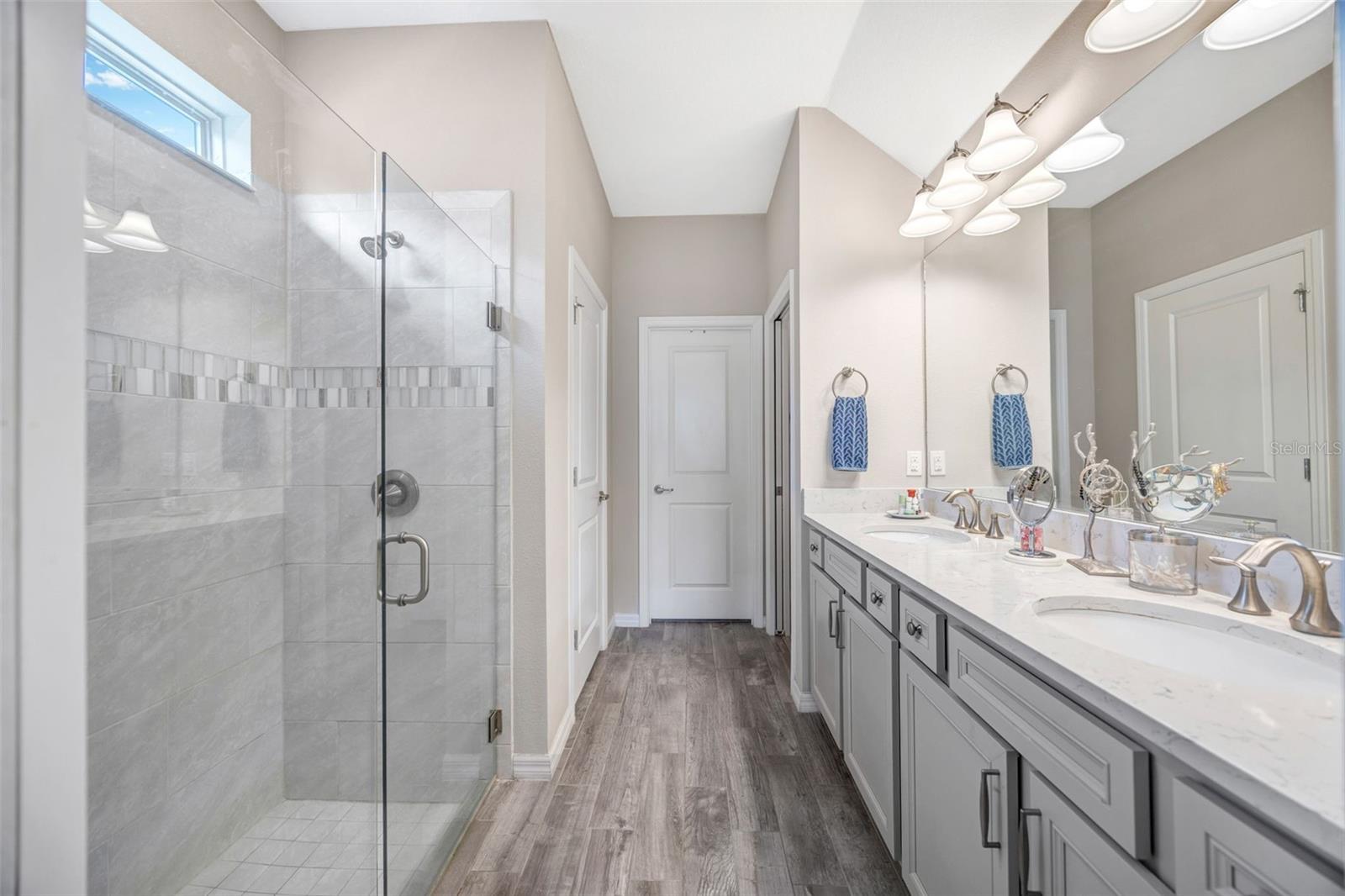 18928 WILLOWMORE CEDAR DR — photo 30