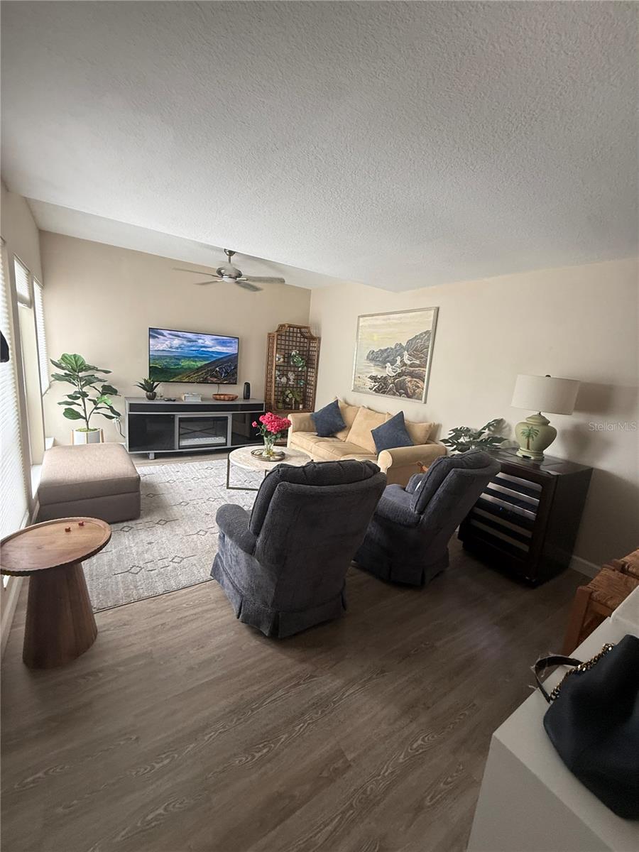 315 MEDALLION BLVD #H — photo 6
