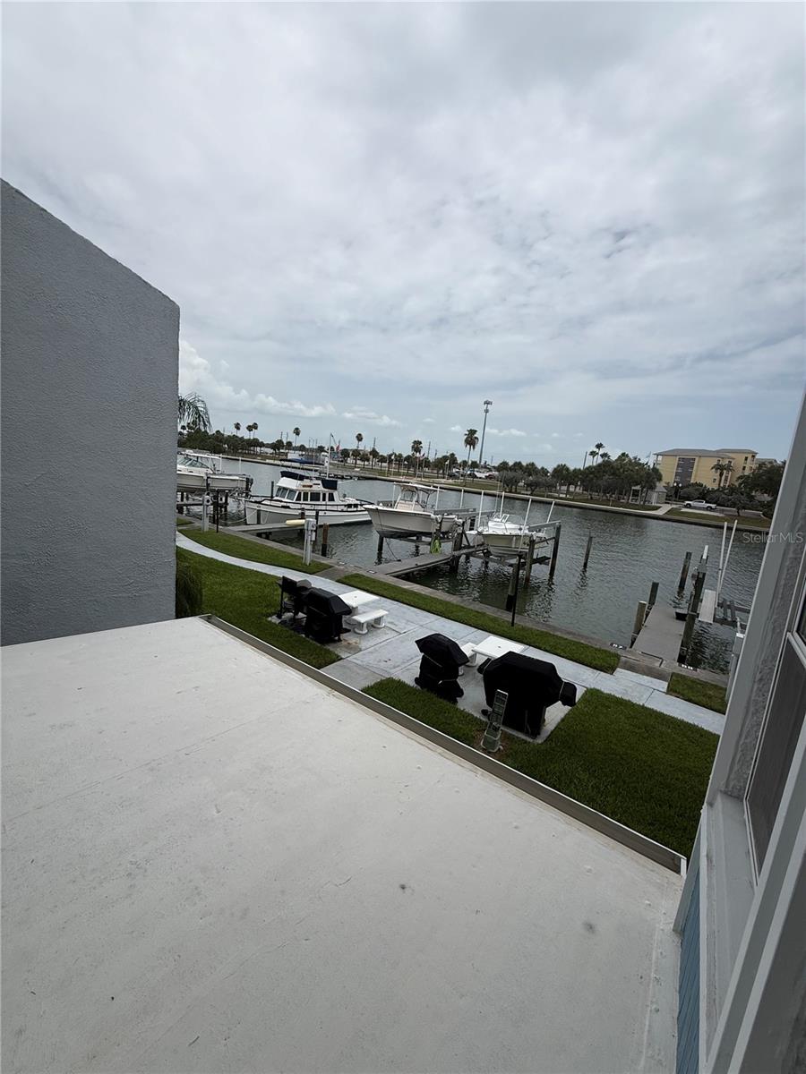 315 MEDALLION BLVD #H — photo 4