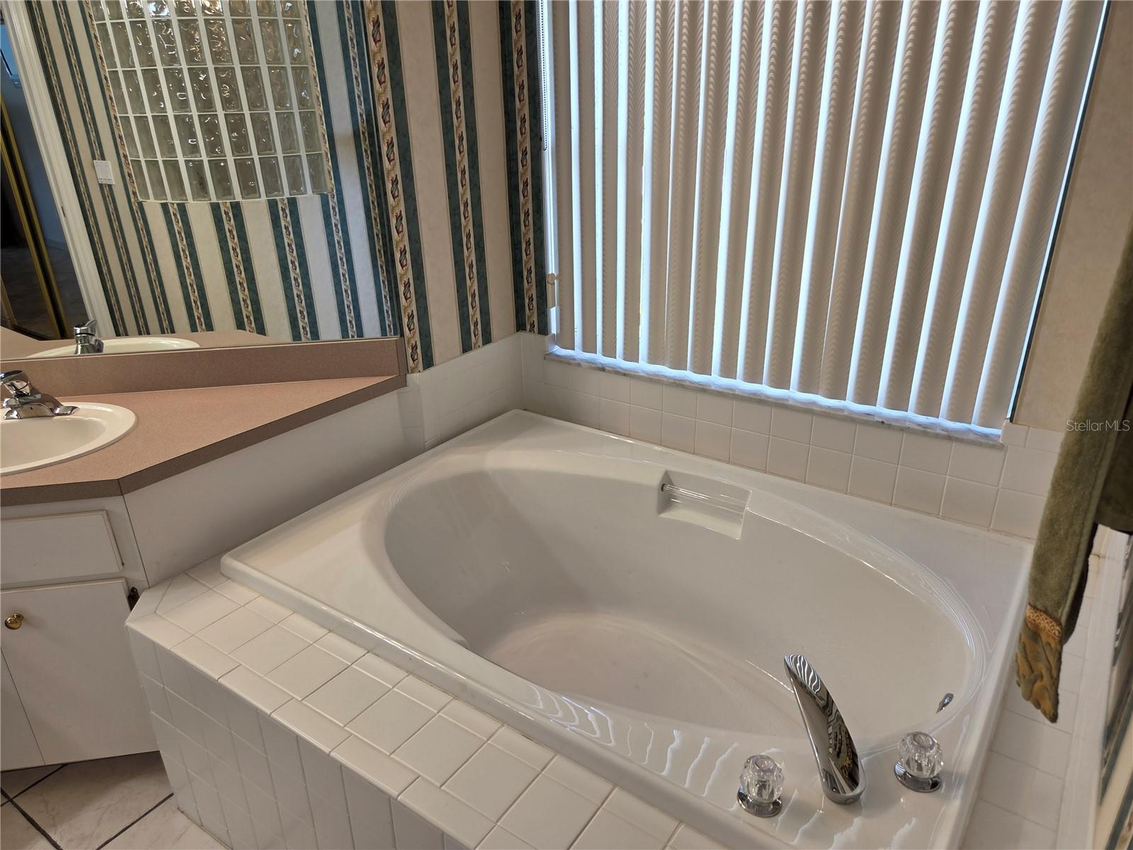 770 WILDFLOWER DR — photo 31