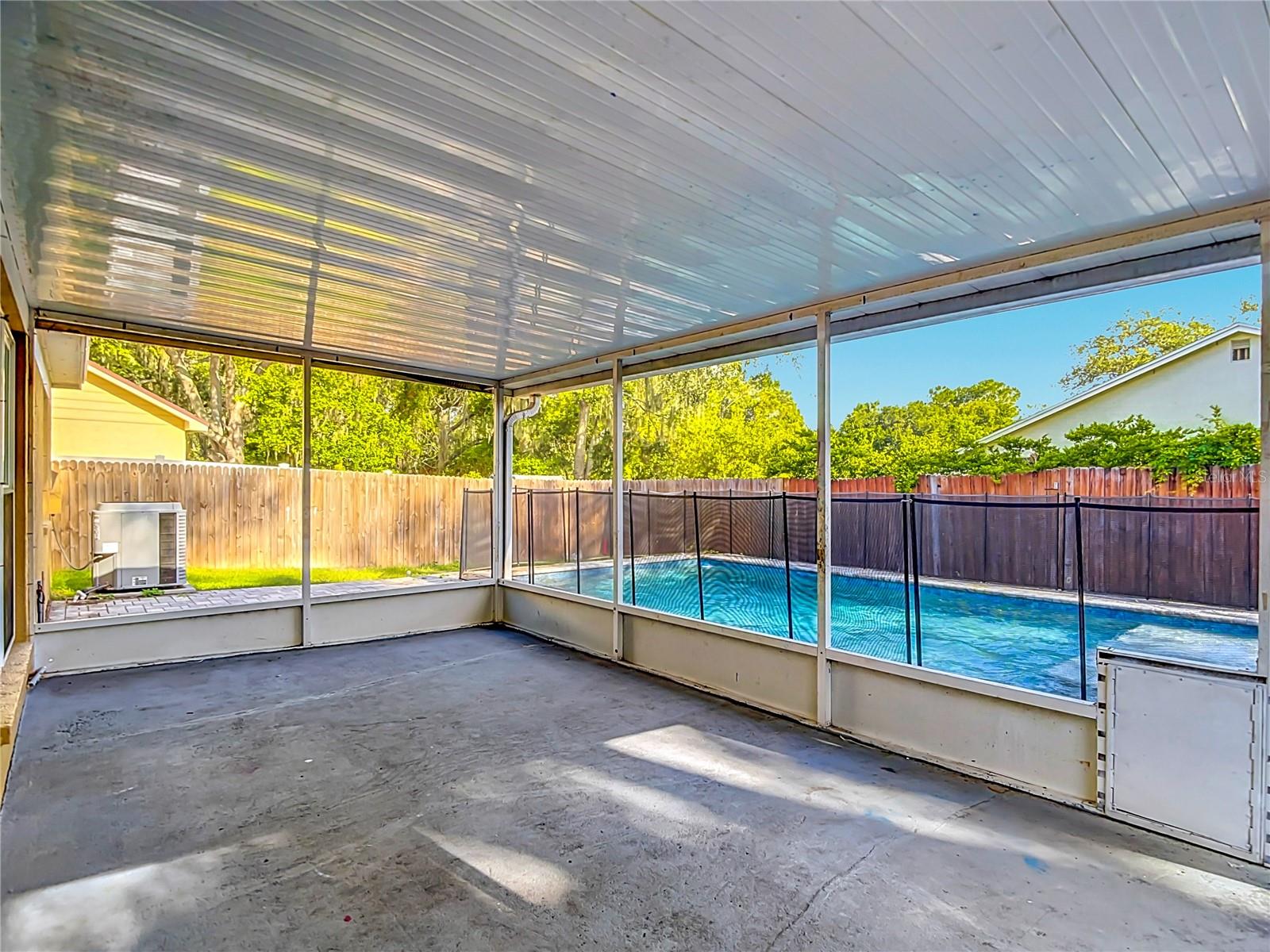 1032 HARDWOOD DR — photo 46