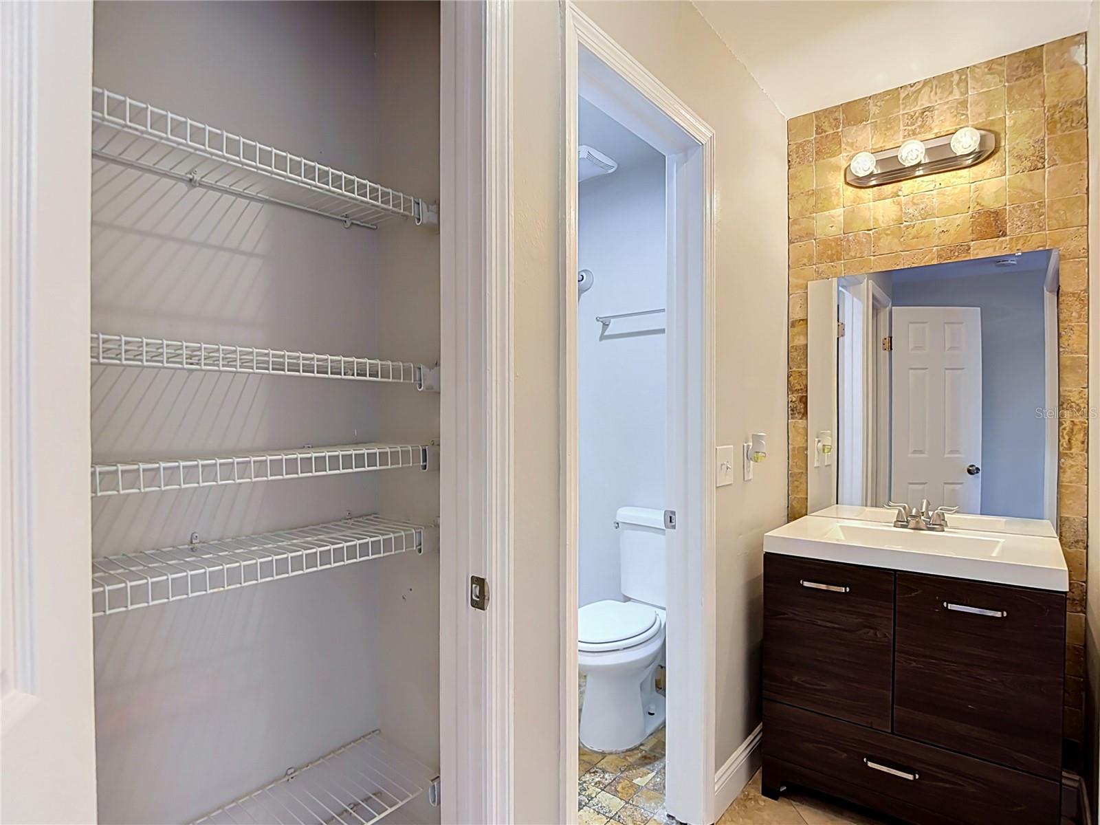 1032 HARDWOOD DR — photo 23