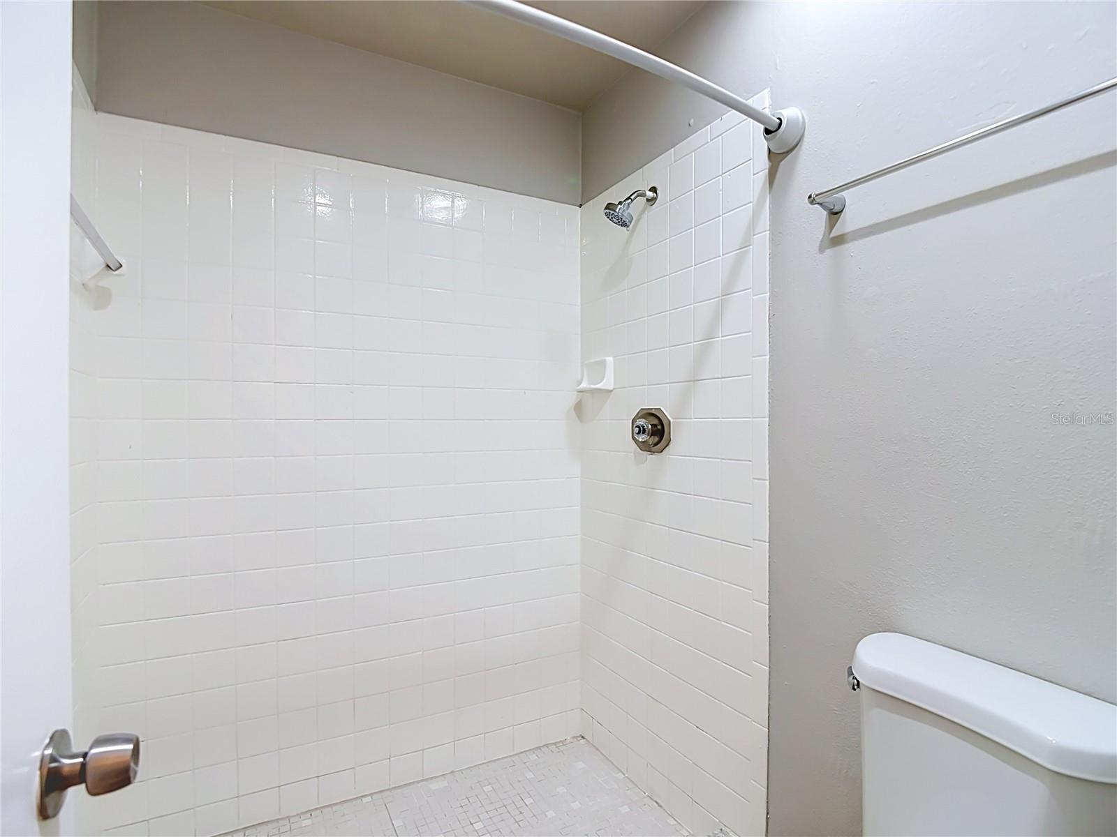 1032 HARDWOOD DR — photo 26