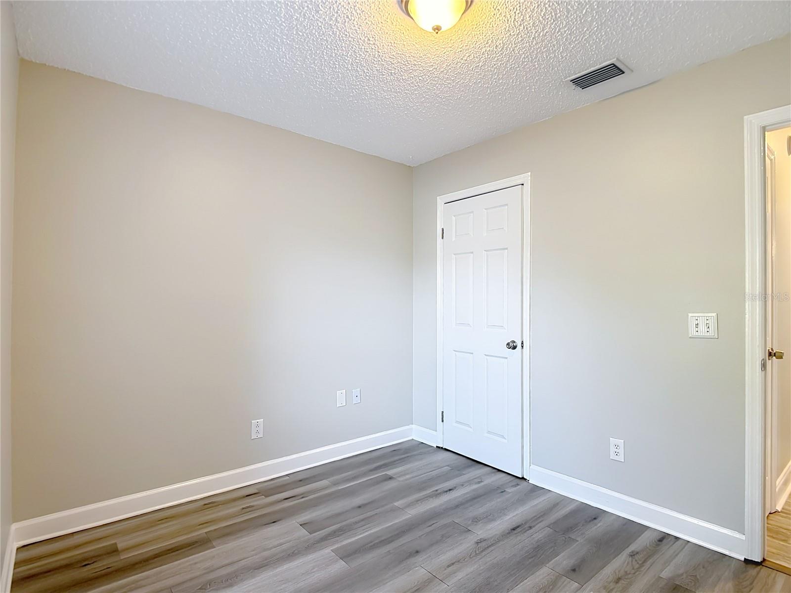 1032 HARDWOOD DR — photo 31