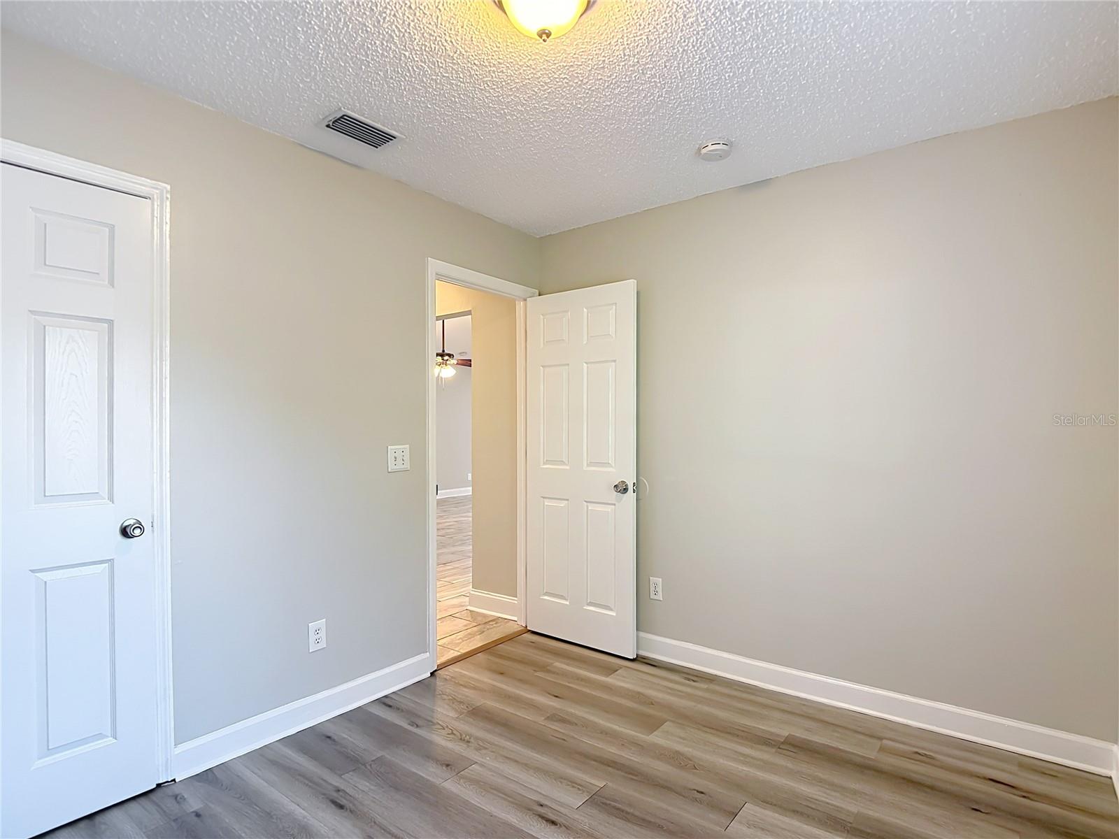 1032 HARDWOOD DR — photo 30