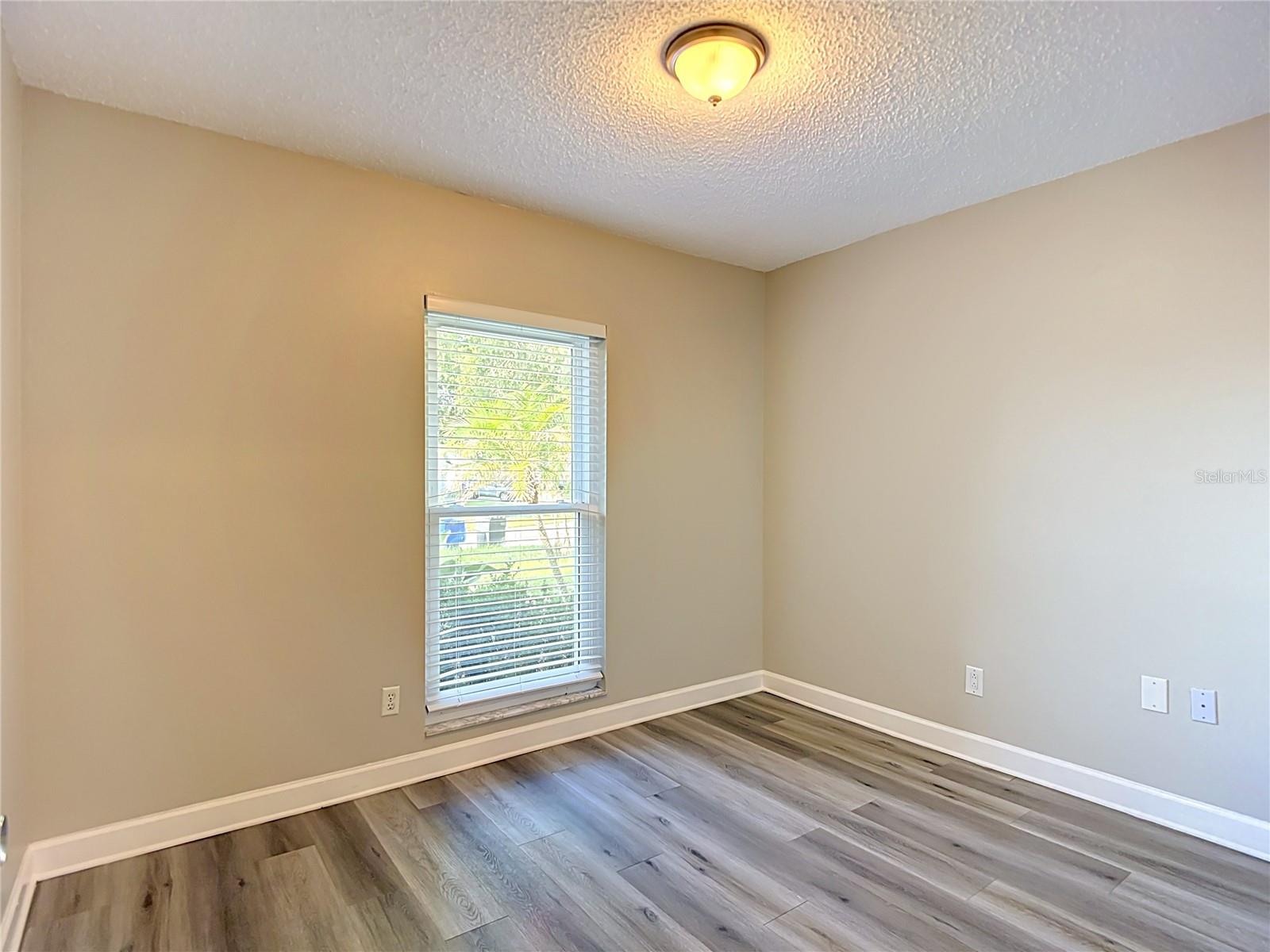 1032 HARDWOOD DR — photo 28