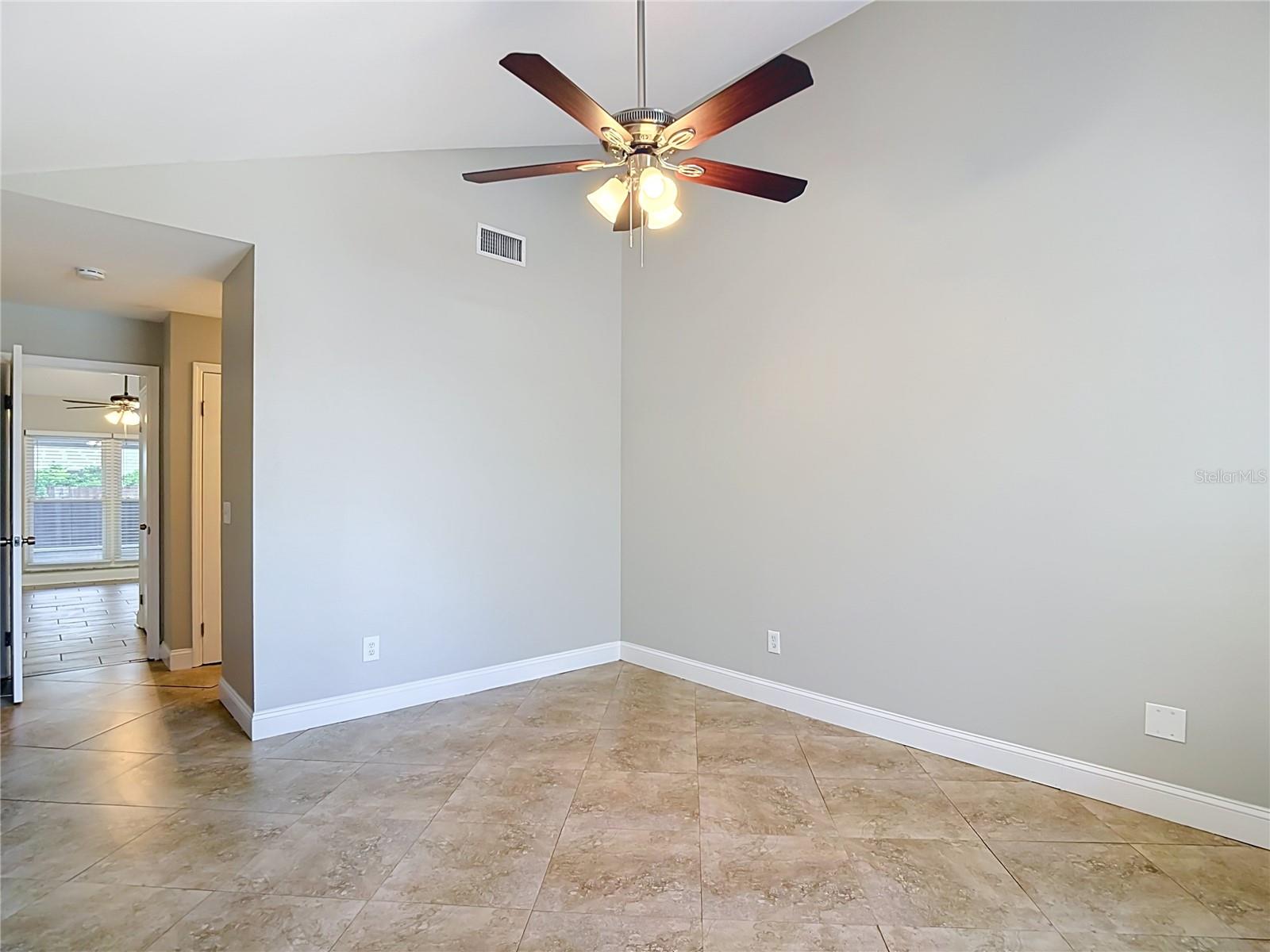 1032 HARDWOOD DR — photo 19