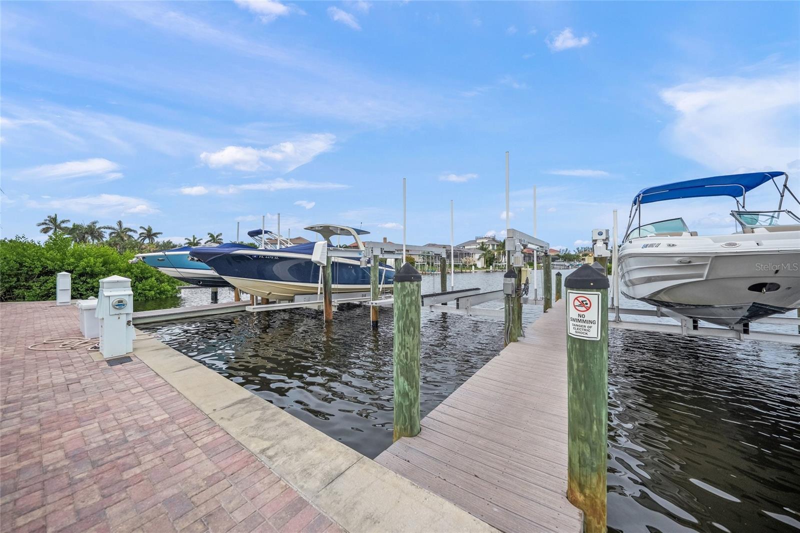 4110 COMMODORE BLVD — photo 39