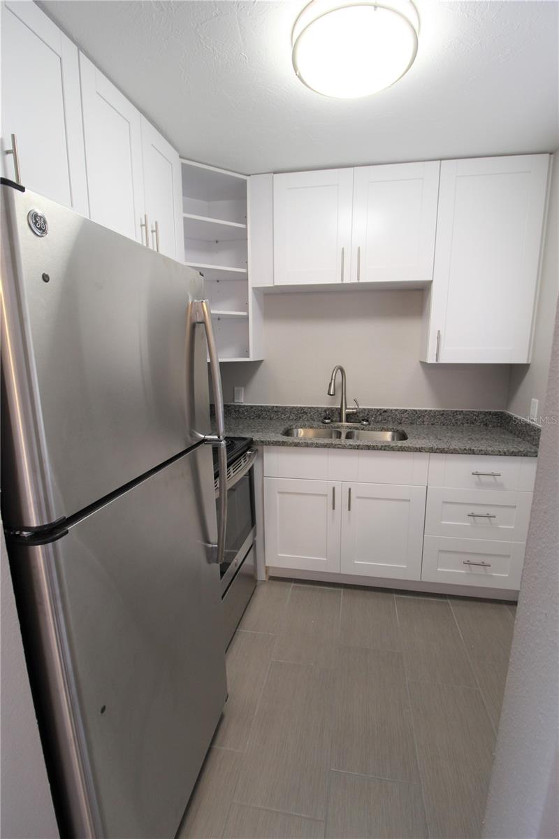 3001 BEE RIDGE RD #215 — photo 2