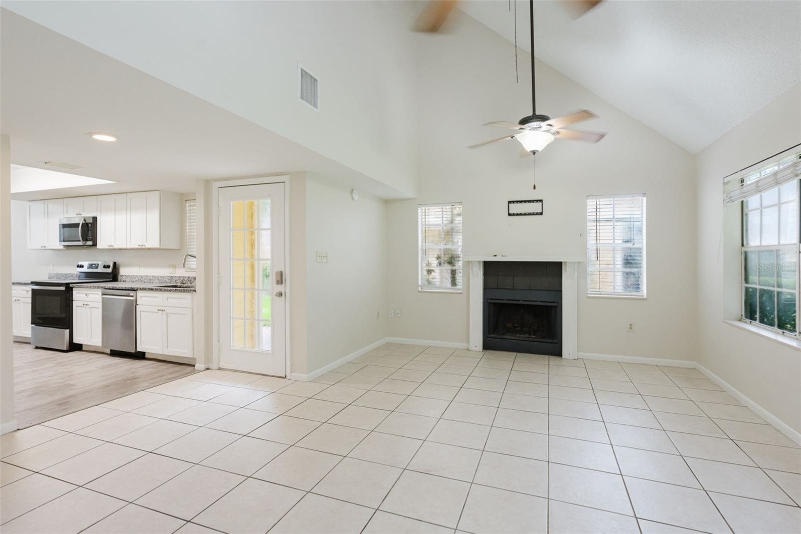 3614 PINE KNOT DR #3614 — photo 12
