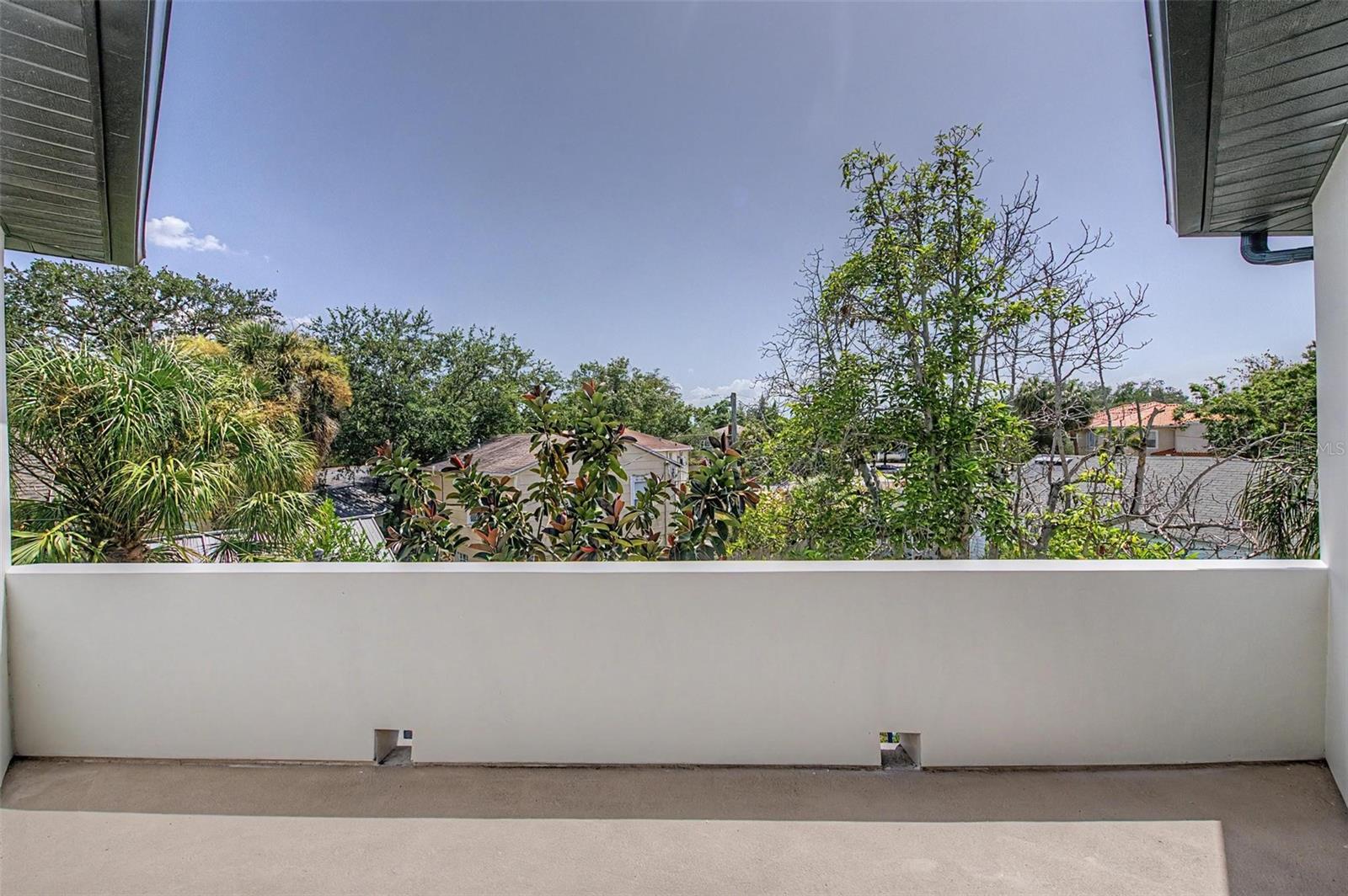 110 S ARRAWANA AVE #2 — photo 50