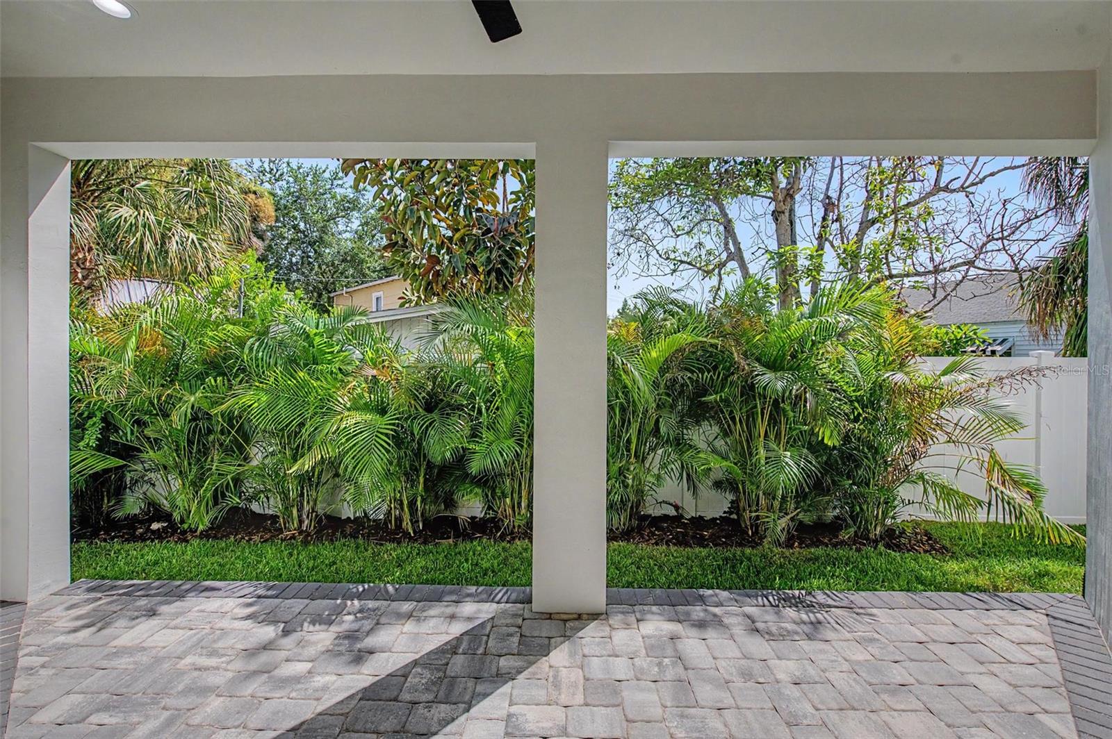110 S ARRAWANA AVE #2 — photo 49
