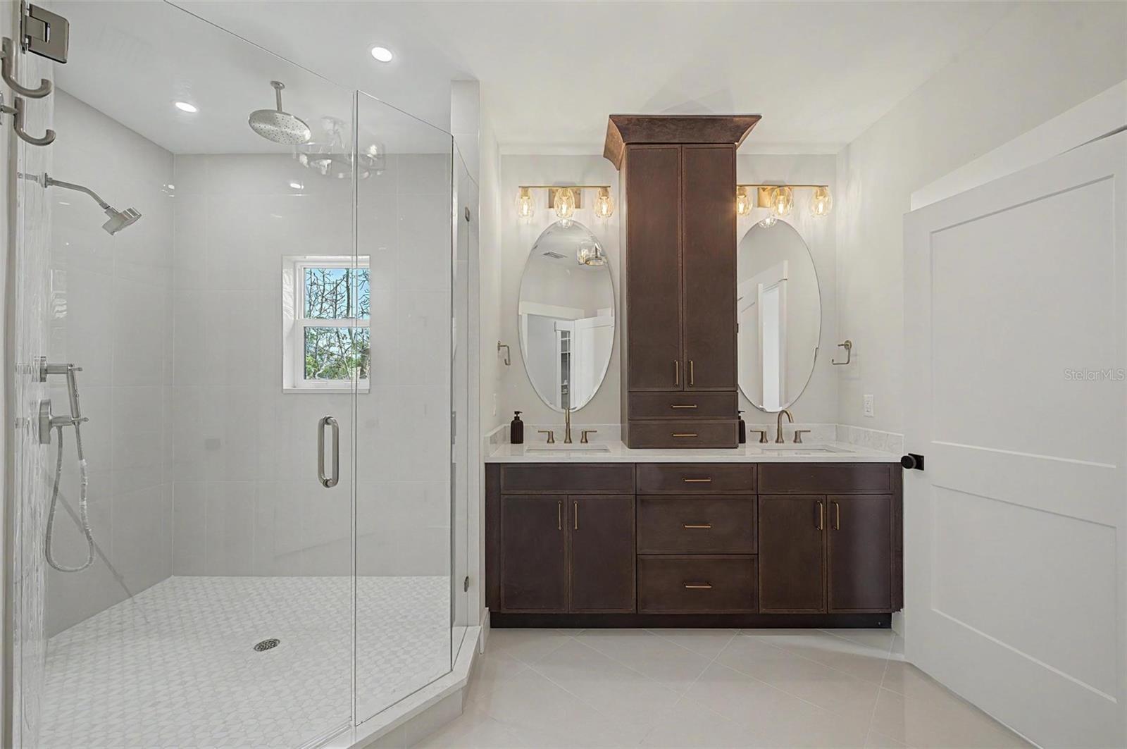110 S ARRAWANA AVE #2 — photo 30