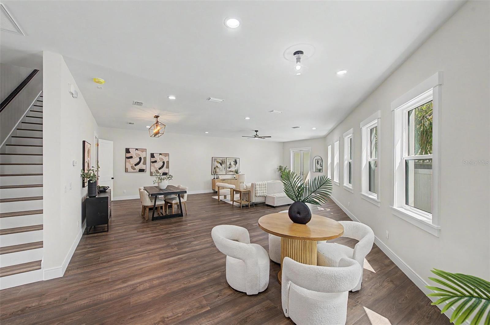 110 S ARRAWANA AVE #2 — photo 14